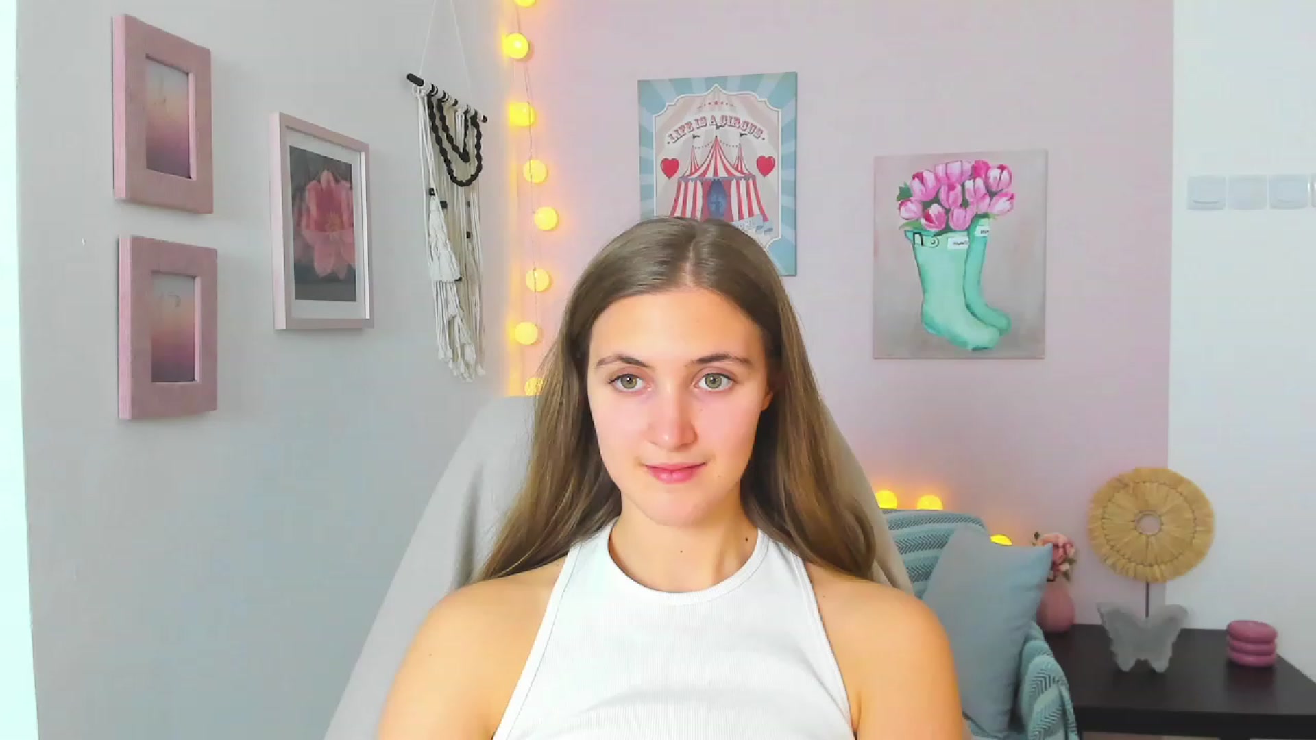 Gallery image thumbnail from Abbey_Grey's myfreecams stream on, 01/25/2023, 15:54 image 19 of 20