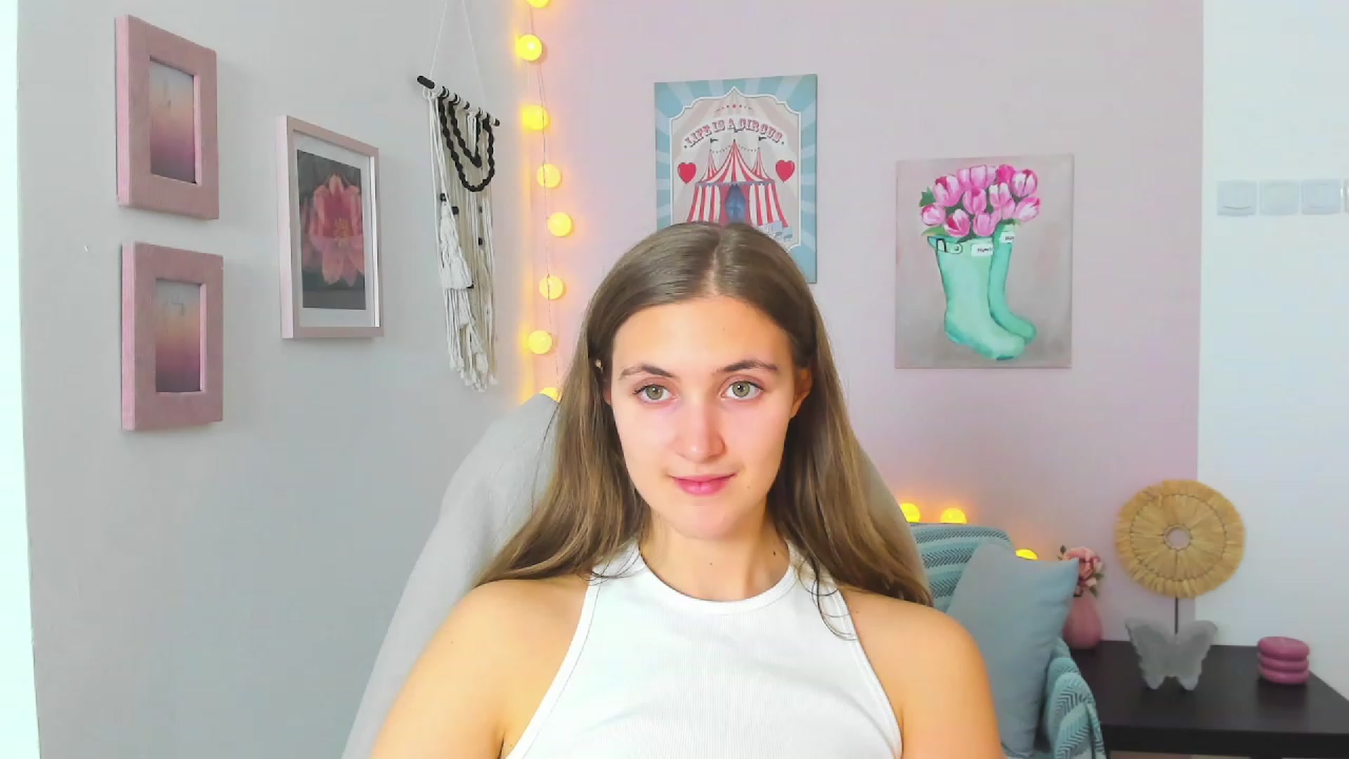 Gallery image thumbnail from Abbey_Grey's myfreecams stream on, 01/25/2023, 15:54 image 8 of 20