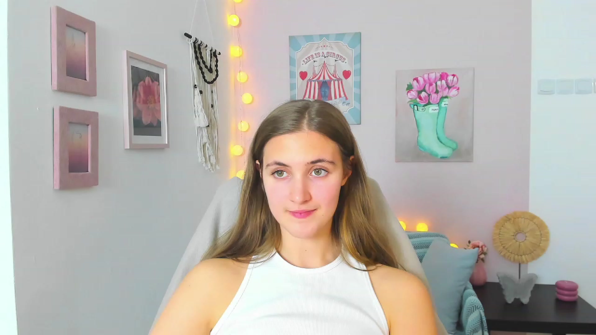 Gallery image thumbnail from Abbey_Grey's myfreecams stream on, 01/25/2023, 16:49 image 2 of 20