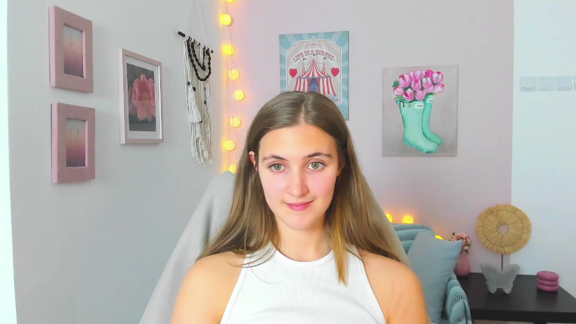 Gallery image thumbnail from Abbey_Grey's myfreecams stream on, 01/25/2023, 16:49 image 18 of 20