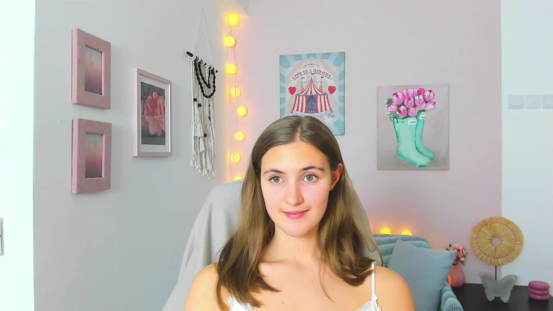 Gallery image thumbnail from Abbey_Grey's myfreecams stream on, 01/26/2023, 16:59 image 16 of 20