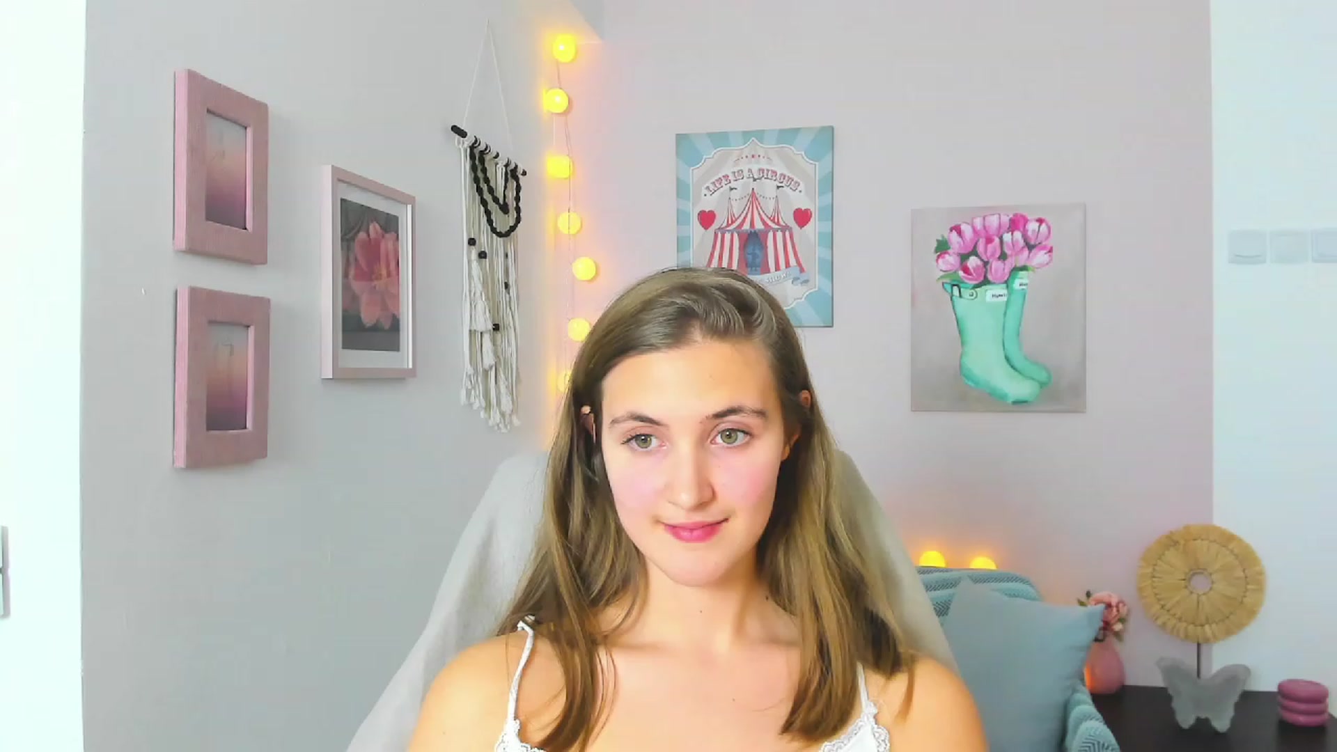 Gallery image thumbnail from Abbey_Grey's myfreecams stream on, 01/26/2023, 18:44 image 4 of 20
