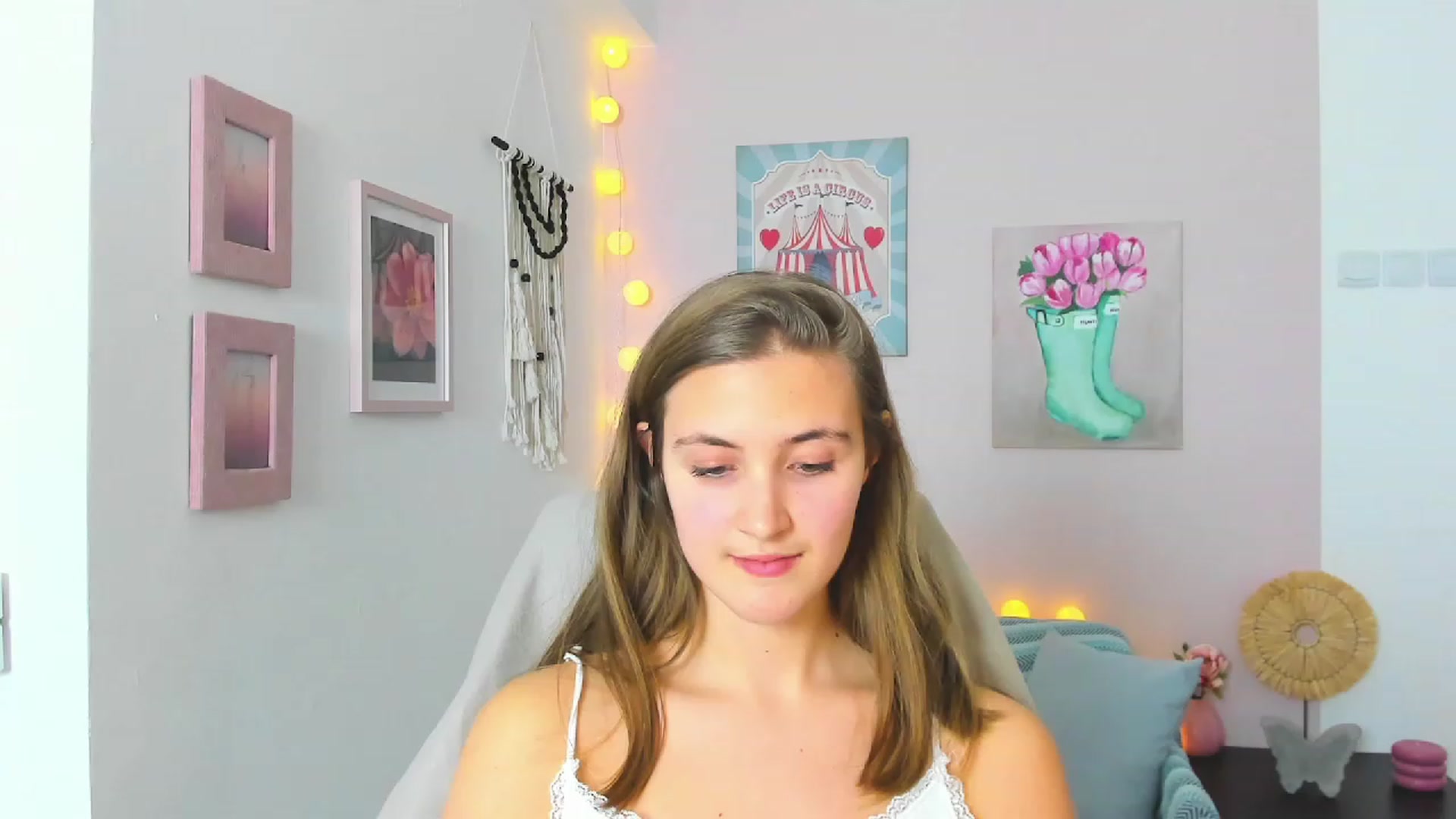 Gallery image thumbnail from Abbey_Grey's myfreecams stream on, 01/26/2023, 18:44 image 1 of 20
