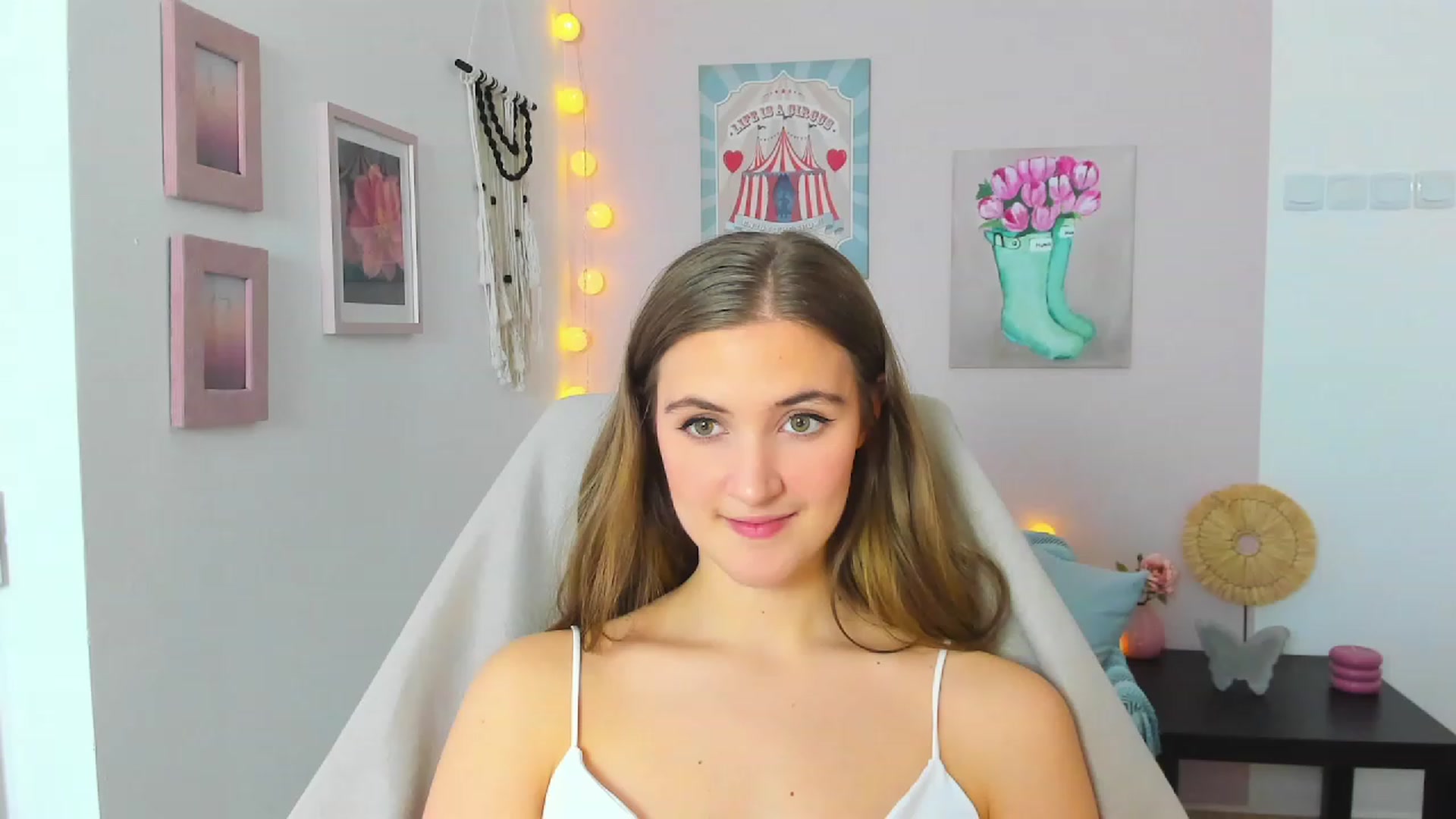 Gallery image thumbnail from Abbey_Grey's myfreecams stream on, 01/28/2023, 14:20 image 19 of 20