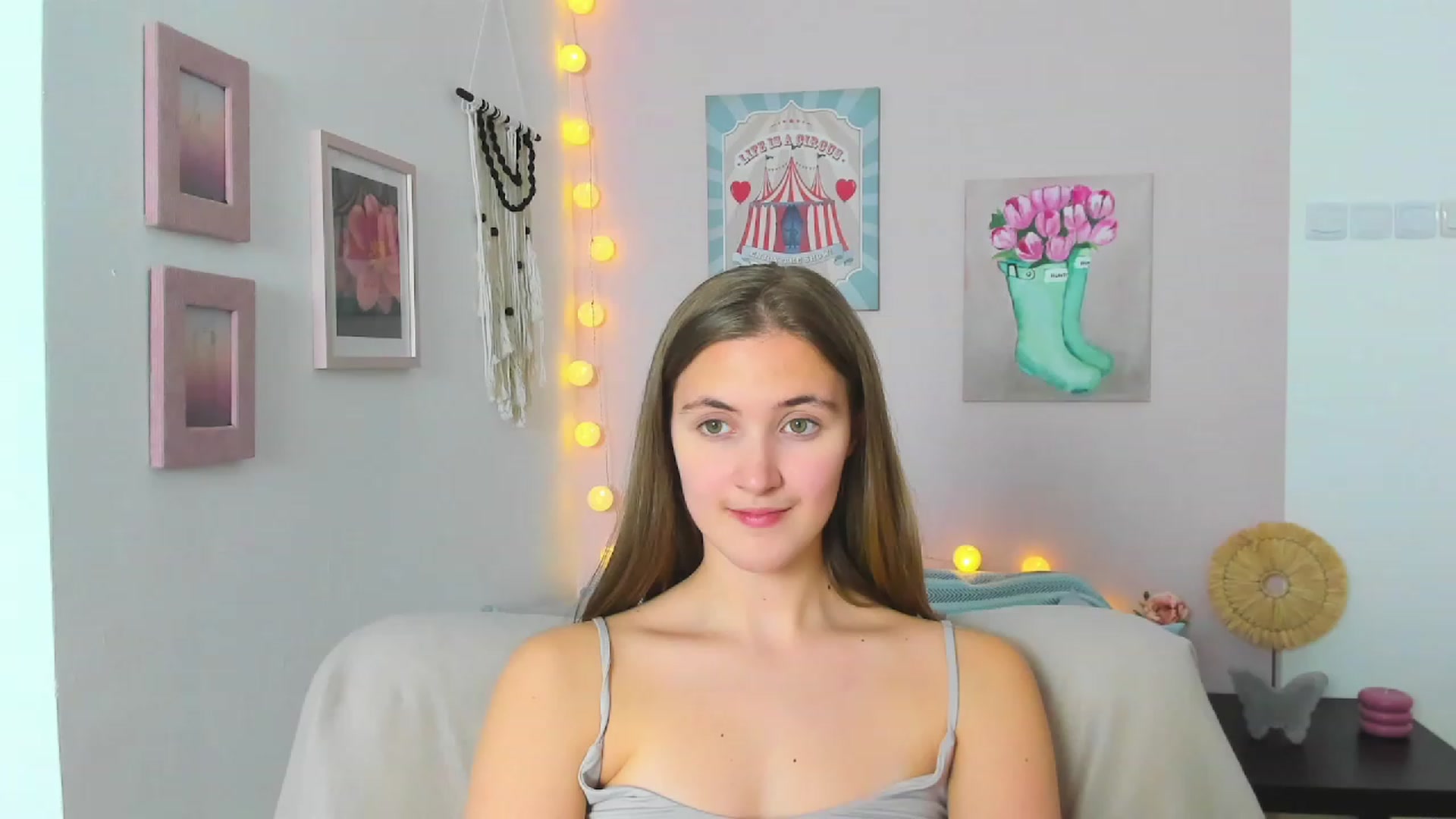 Gallery image thumbnail from Abbey_Grey's myfreecams stream on, 02/01/2023, 17:06 image 14 of 20