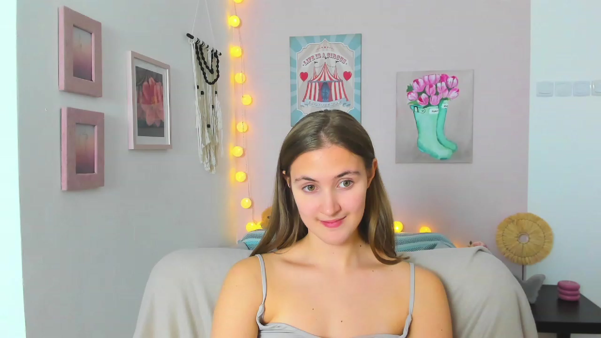 Gallery image thumbnail from Abbey_Grey's myfreecams stream on, 02/01/2023, 18:16 image 11 of 20