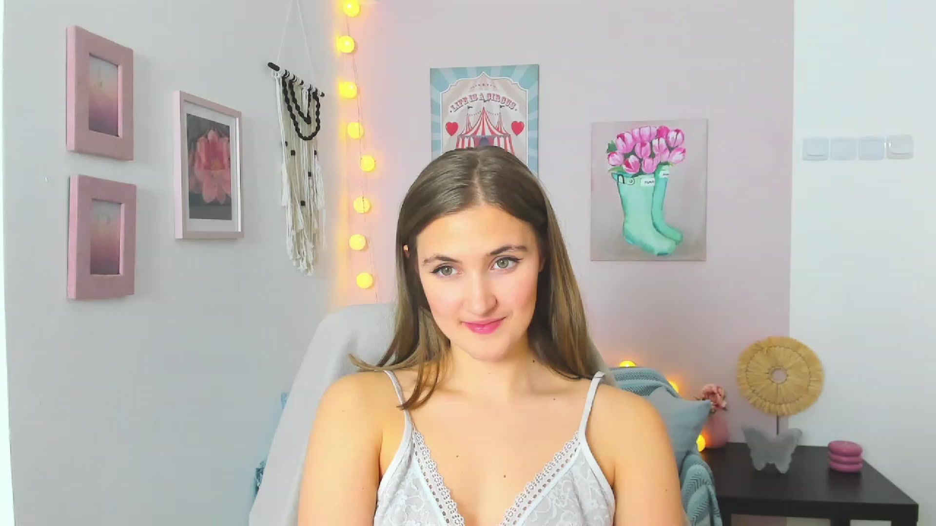 Gallery image thumbnail from Abbey_Grey's myfreecams stream on, 02/02/2023, 17:12 image 16 of 20