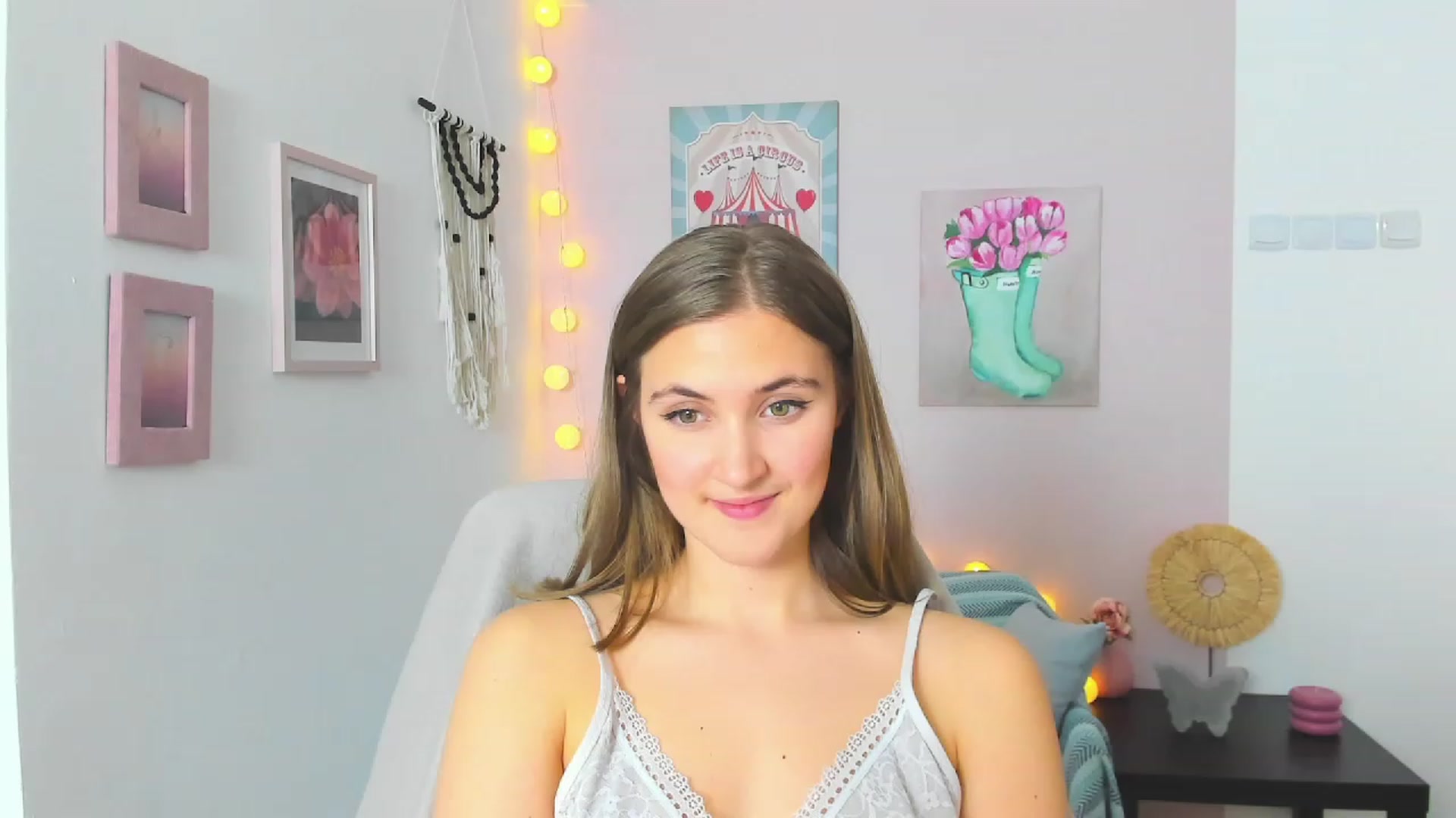 Gallery image thumbnail from Abbey_Grey's myfreecams stream on, 02/02/2023, 17:12 image 18 of 20