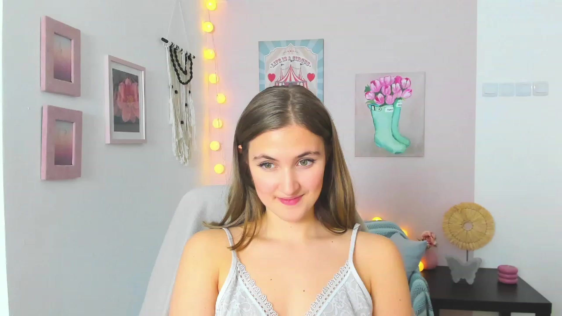 Gallery image thumbnail from Abbey_Grey's myfreecams stream on, 02/02/2023, 17:12 image 17 of 20