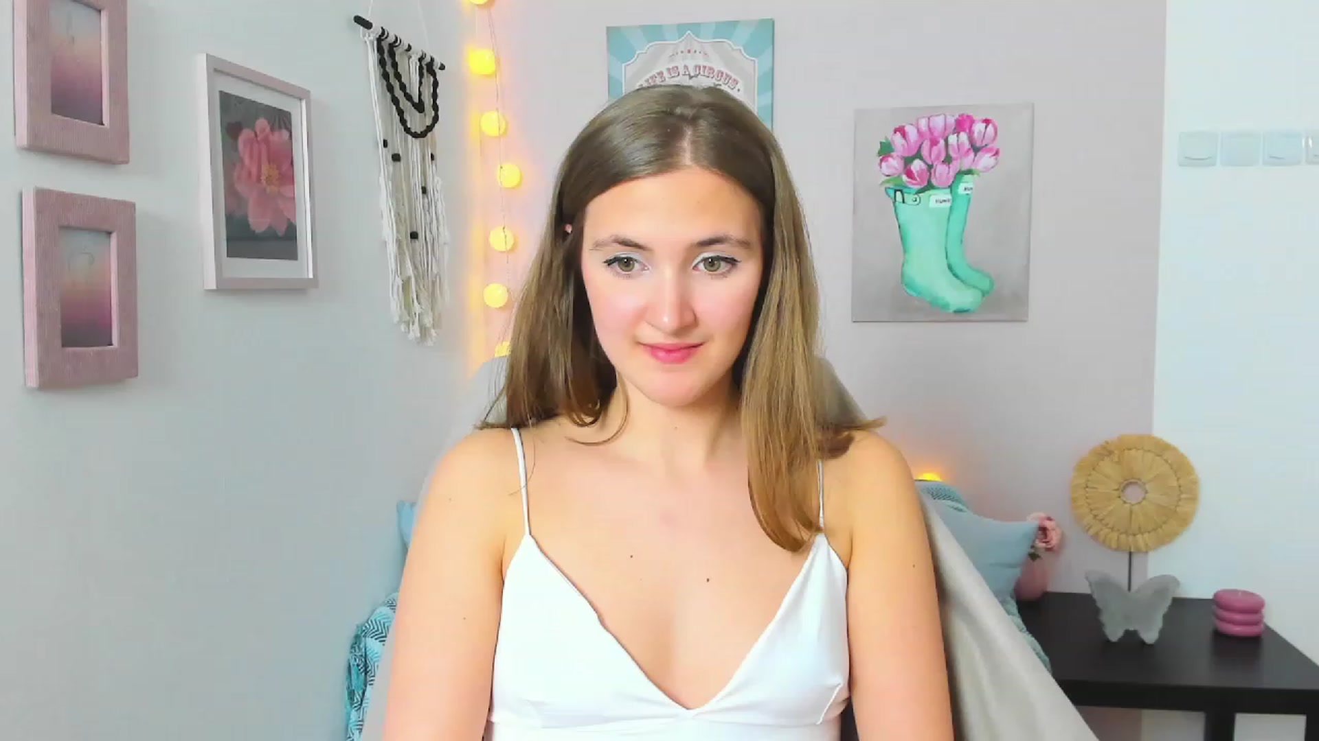 Gallery image thumbnail from Abbey_Grey's myfreecams stream on, 02/09/2023, 16:24 image 20 of 20
