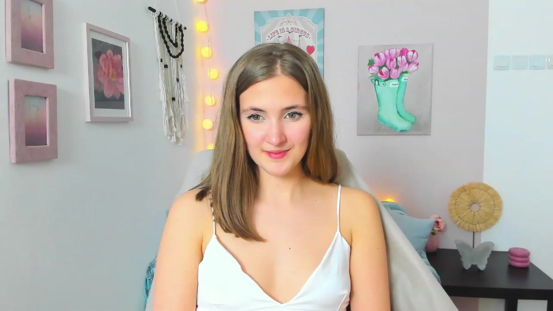 Gallery image thumbnail from Abbey_Grey's myfreecams stream on, 02/09/2023, 16:24 image 7 of 20