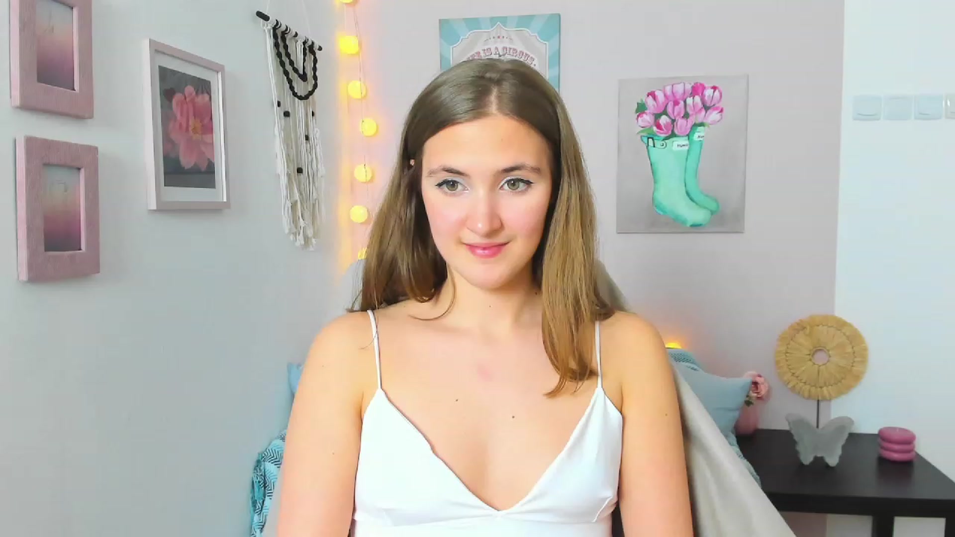 Gallery image thumbnail from Abbey_Grey's myfreecams stream on, 02/09/2023, 16:24 image 19 of 20