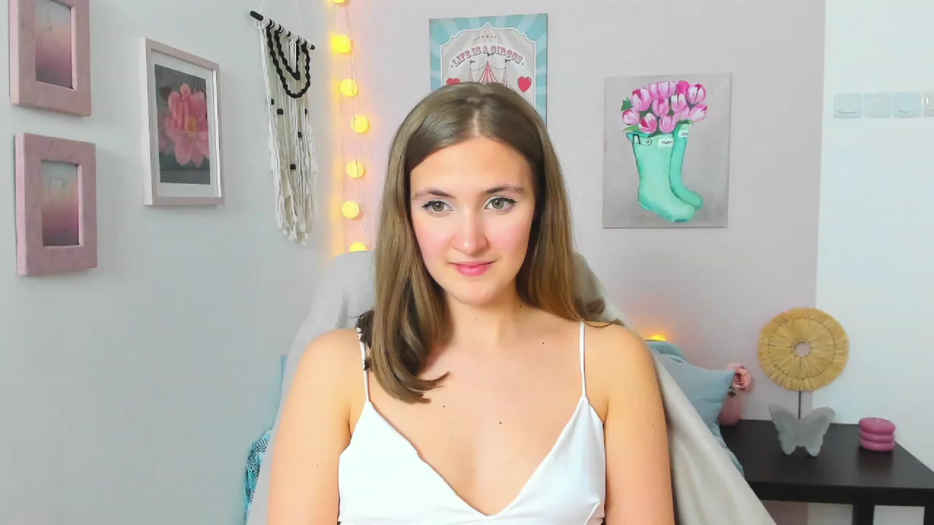 Gallery image thumbnail from Abbey_Grey's myfreecams stream on, 02/09/2023, 16:24 image 14 of 20