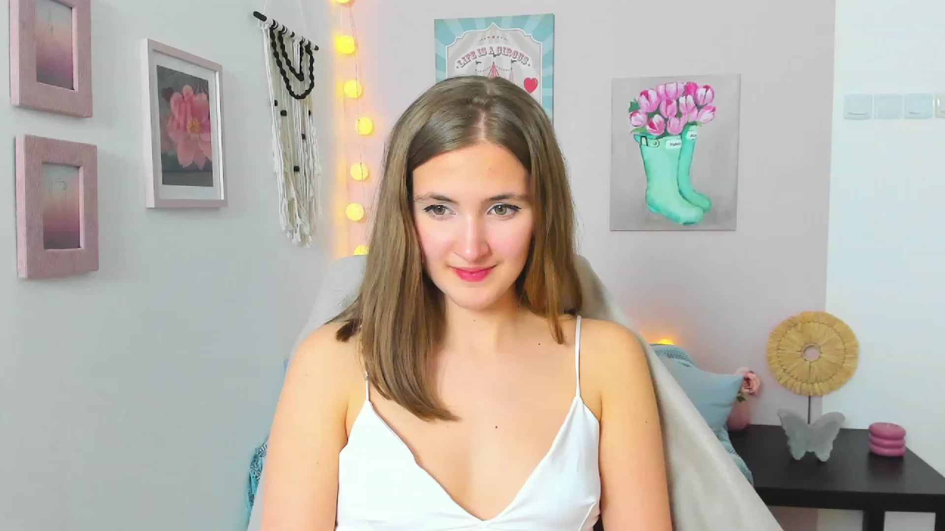 Gallery image thumbnail from Abbey_Grey's myfreecams stream on, 02/09/2023, 16:24 image 8 of 20