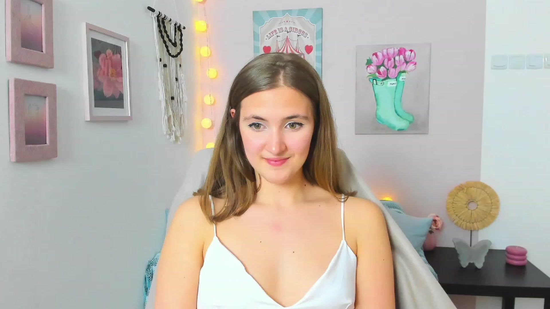 Gallery image thumbnail from Abbey_Grey's myfreecams stream on, 02/09/2023, 16:24 image 18 of 20