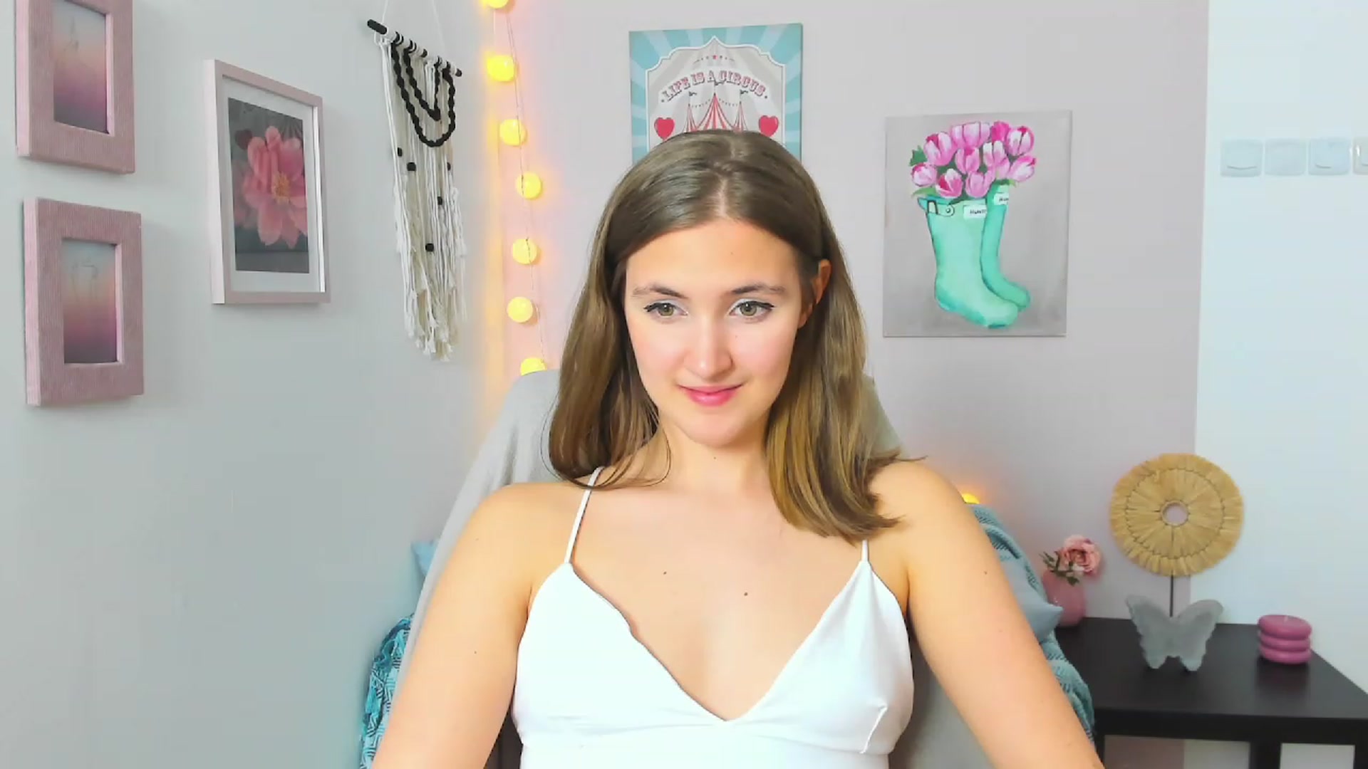 Gallery image thumbnail from Abbey_Grey's myfreecams stream on, 02/09/2023, 18:27 image 18 of 20
