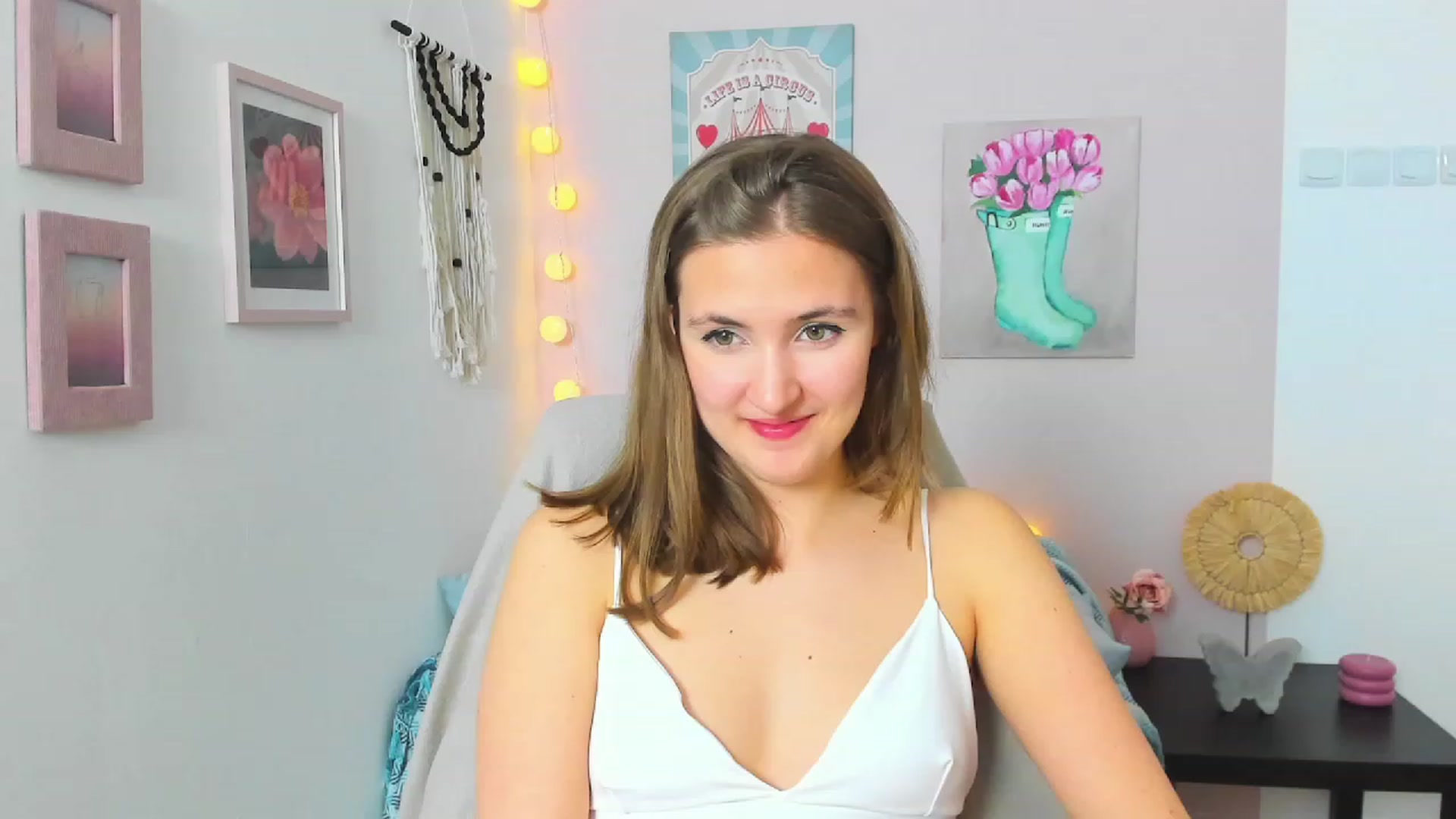 Gallery image thumbnail from Abbey_Grey's myfreecams stream on, 02/09/2023, 18:27 image 5 of 20