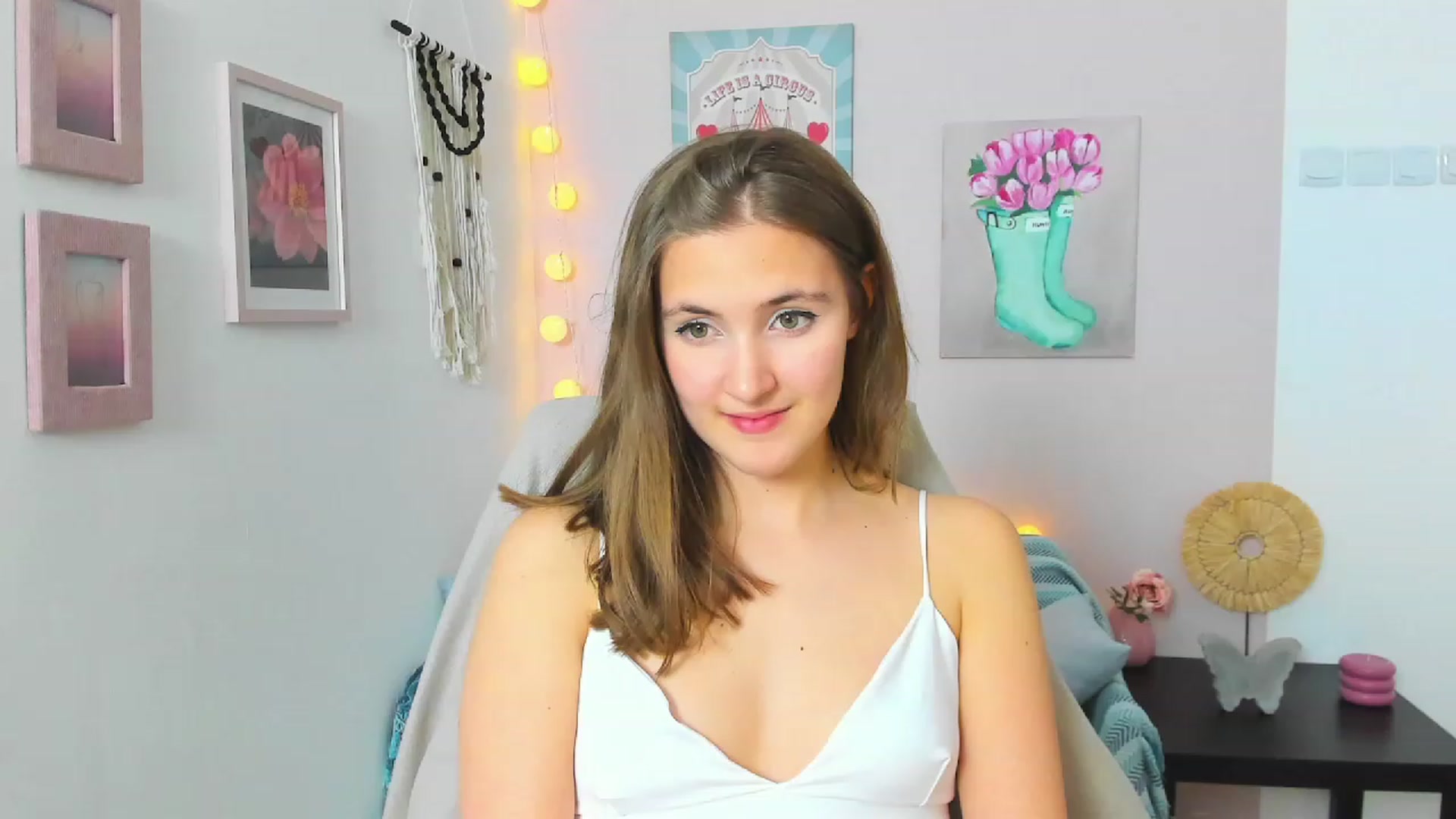 Gallery image thumbnail from Abbey_Grey's myfreecams stream on, 02/09/2023, 18:27 image 3 of 20