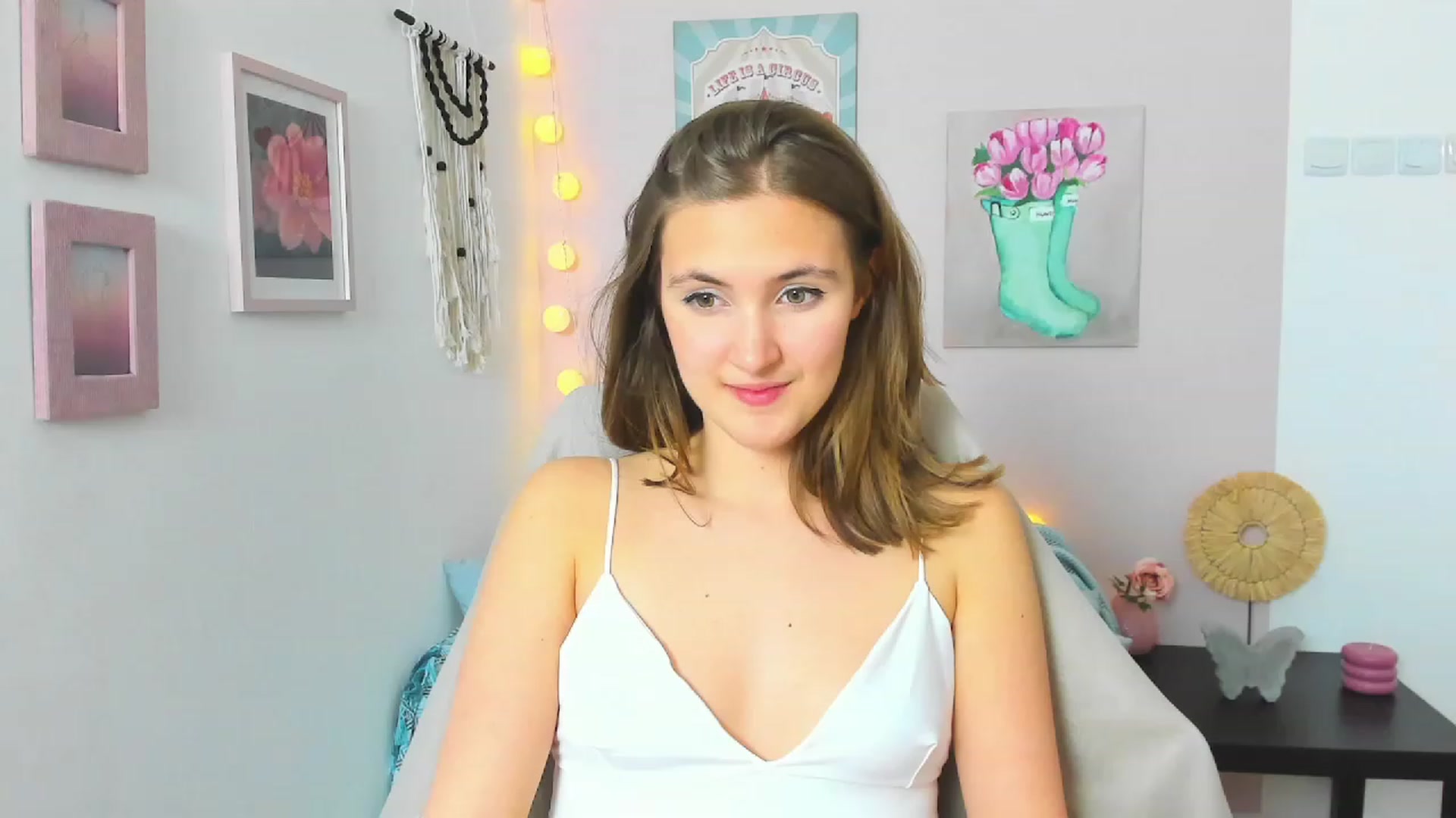 Gallery image thumbnail from Abbey_Grey's myfreecams stream on, 02/09/2023, 19:27 image 1 of 20