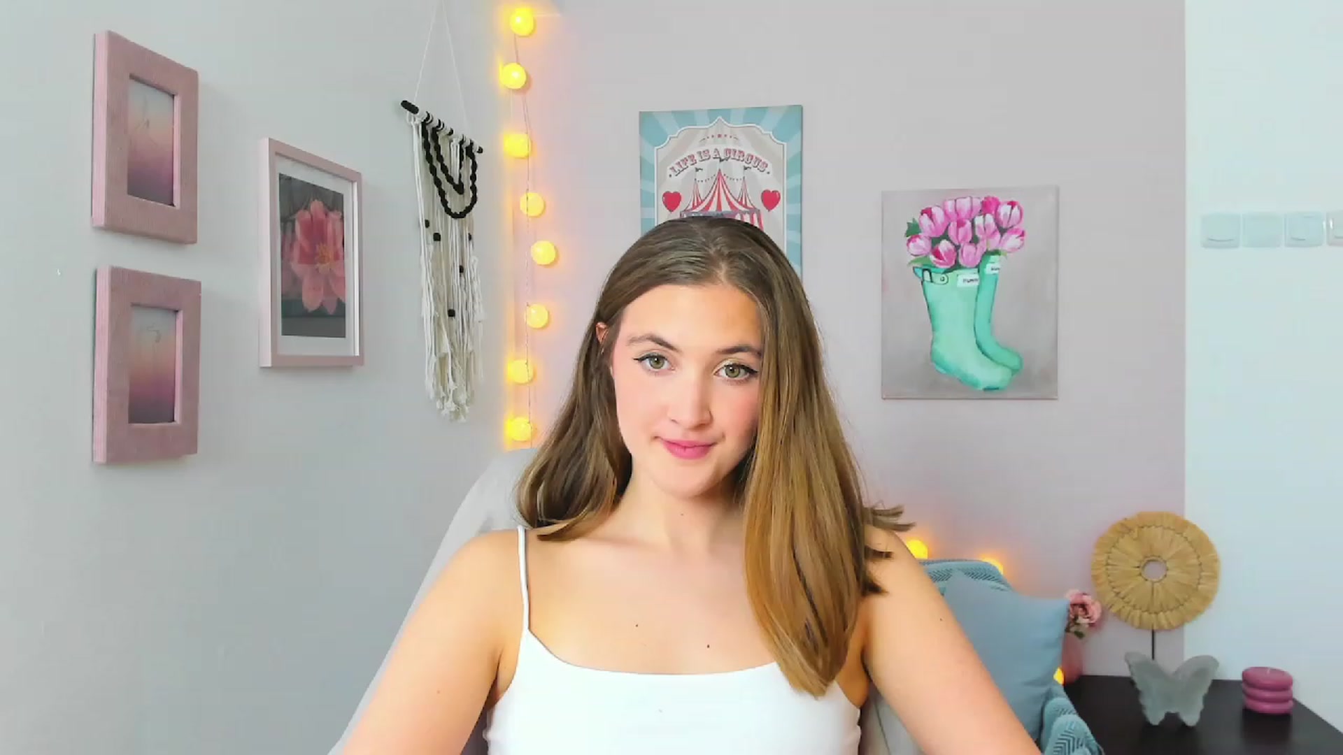 Gallery image thumbnail from Abbey_Grey's myfreecams stream on, 02/12/2023, 15:05 image 3 of 20
