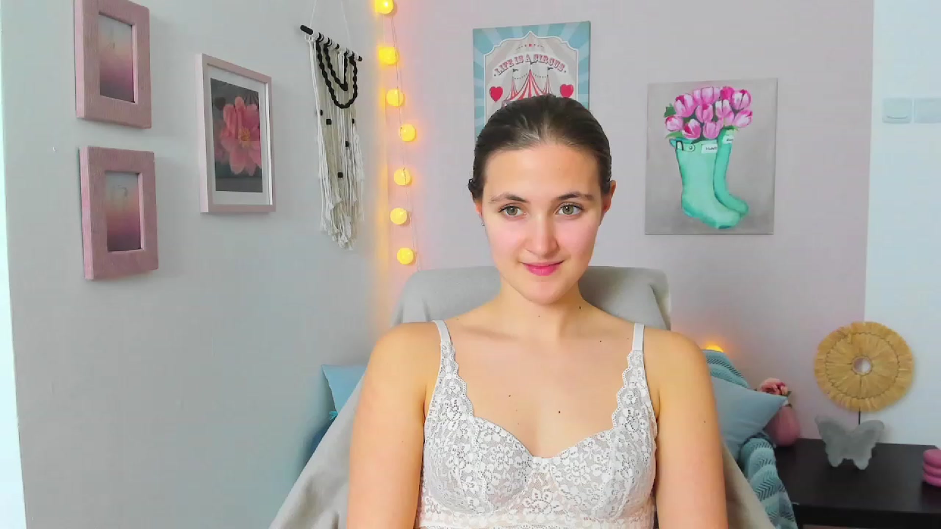 Gallery image thumbnail from Abbey_Grey's myfreecams stream on, 02/17/2023, 17:21 image 4 of 20