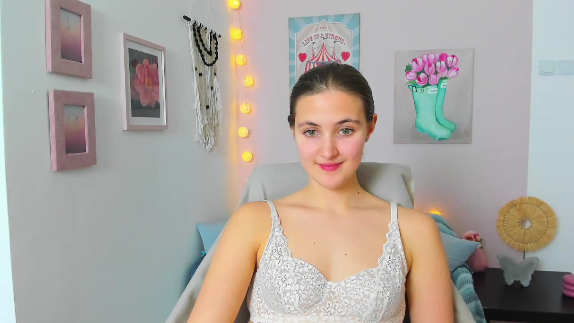 Gallery image thumbnail from Abbey_Grey's myfreecams stream on, 02/17/2023, 17:21 image 7 of 20