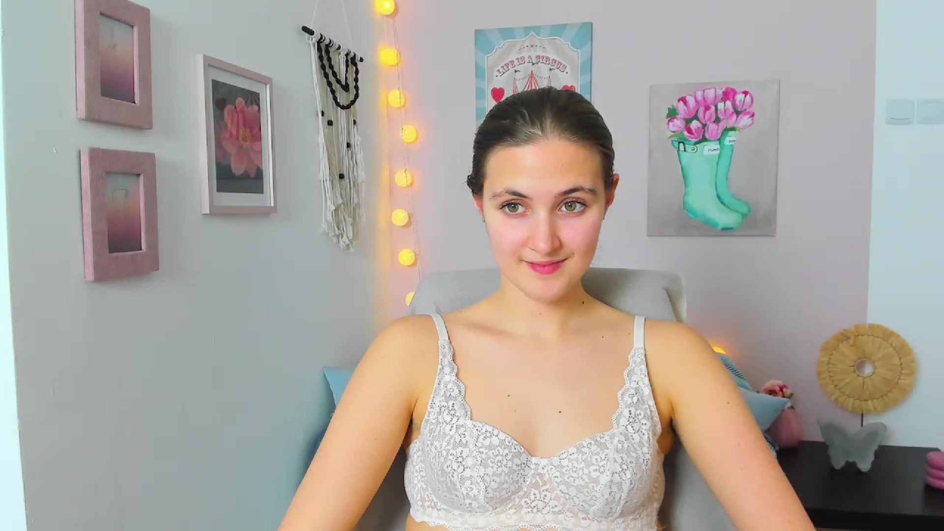 Gallery image thumbnail from Abbey_Grey's myfreecams stream on, 02/17/2023, 17:21 image 11 of 20