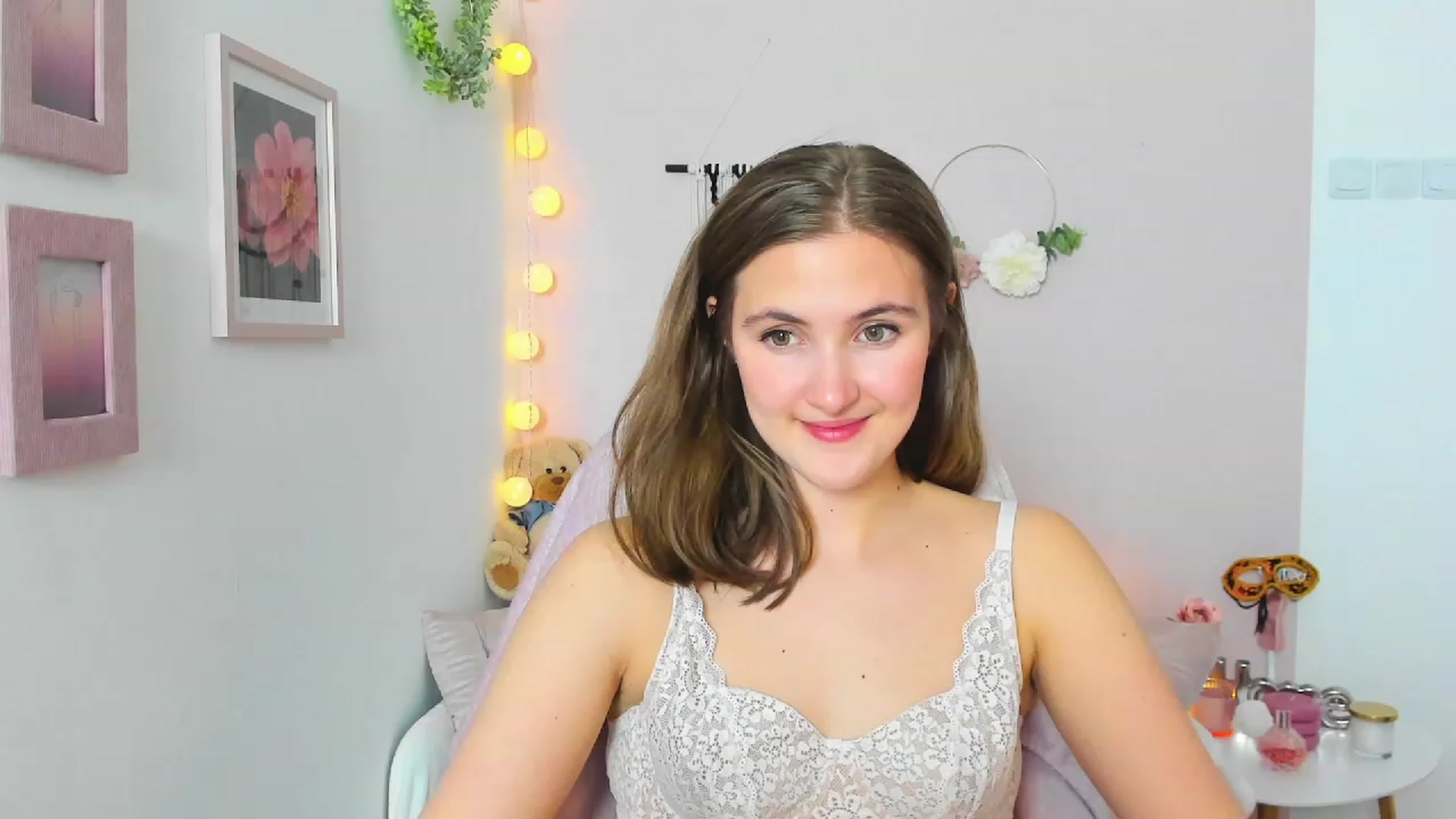 Gallery image thumbnail from Abbey_Grey's myfreecams stream on, 02/23/2023, 18:49 image 18 of 20