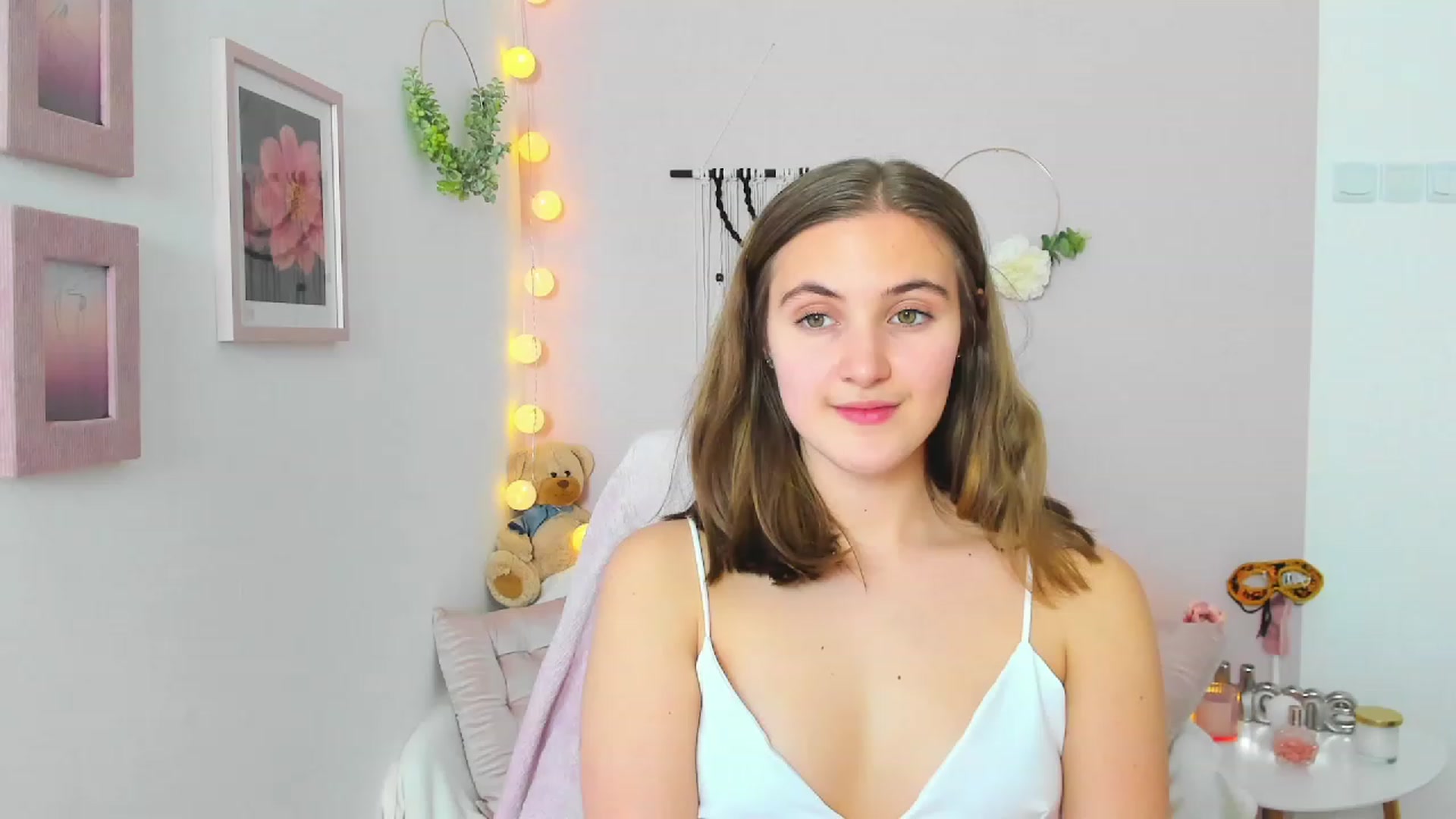 Gallery image thumbnail from Abbey_Grey's myfreecams stream on, 02/24/2023, 15:05 image 5 of 20