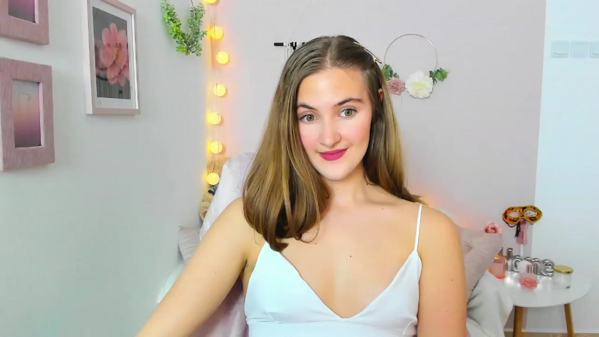 Gallery image thumbnail from Abbey_Grey's myfreecams stream on, 02/24/2023, 17:36 image 4 of 20