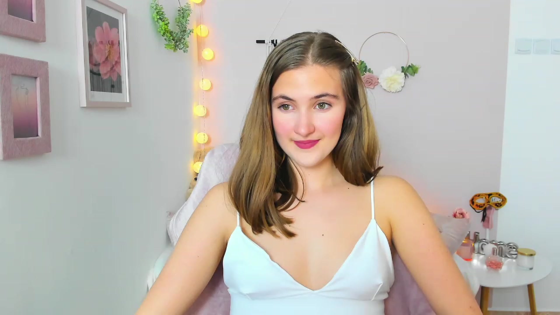 Gallery image thumbnail from Abbey_Grey's myfreecams stream on, 02/24/2023, 17:36 image 17 of 20