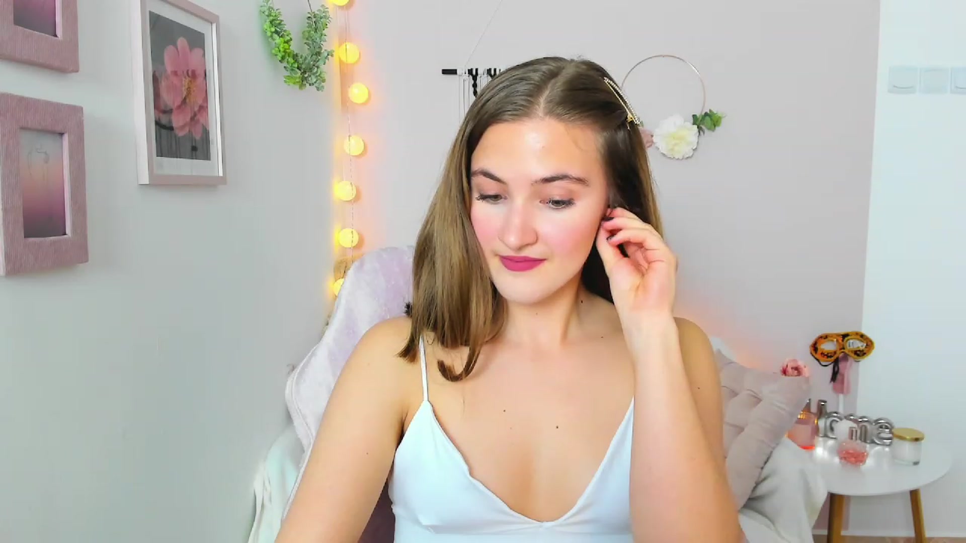 Gallery image thumbnail from Abbey_Grey's myfreecams stream on, 02/24/2023, 17:36 image 19 of 20