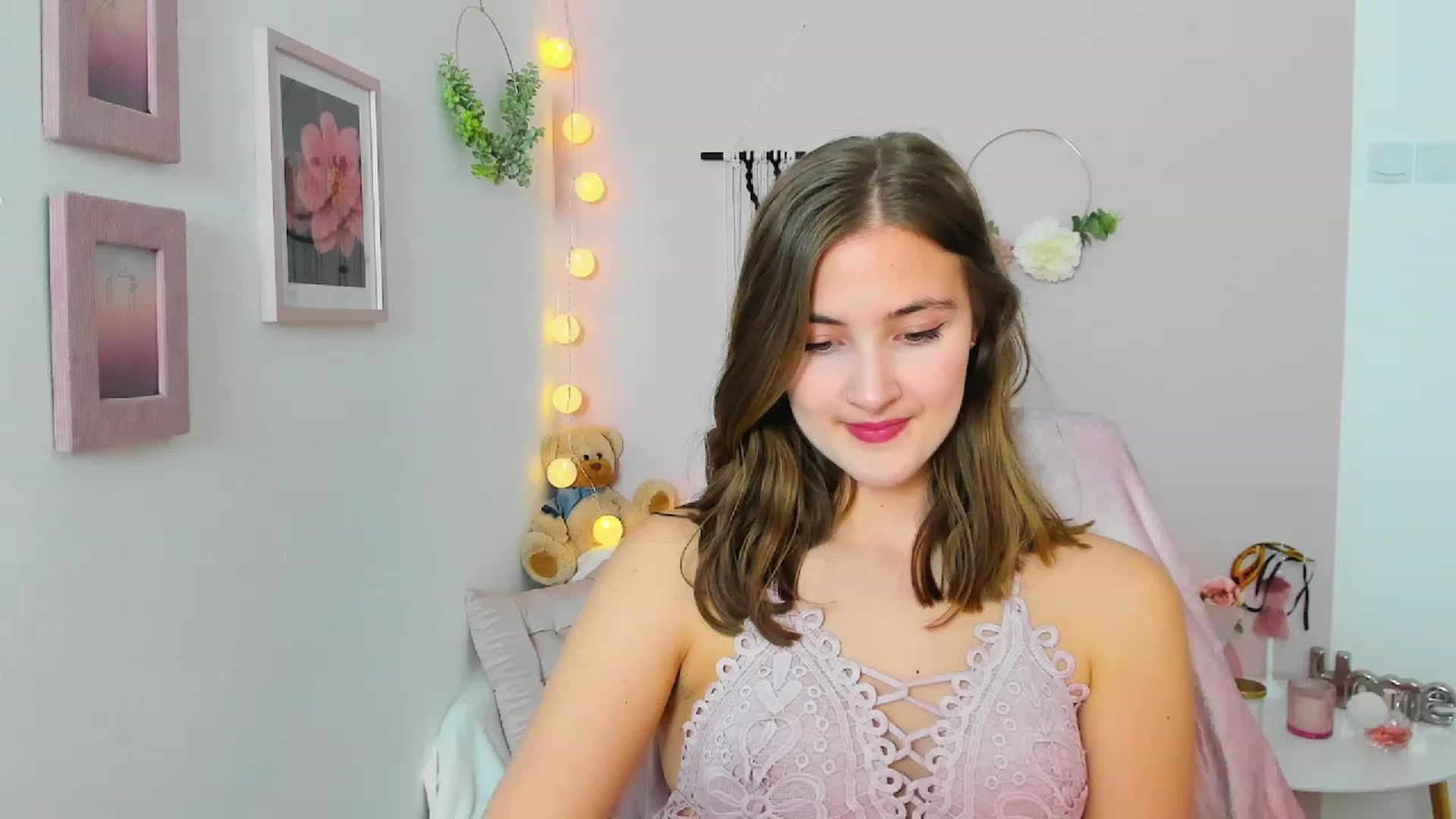 Gallery image thumbnail from Abbey_Grey's myfreecams stream on, 02/28/2023, 16:42 image 3 of 20