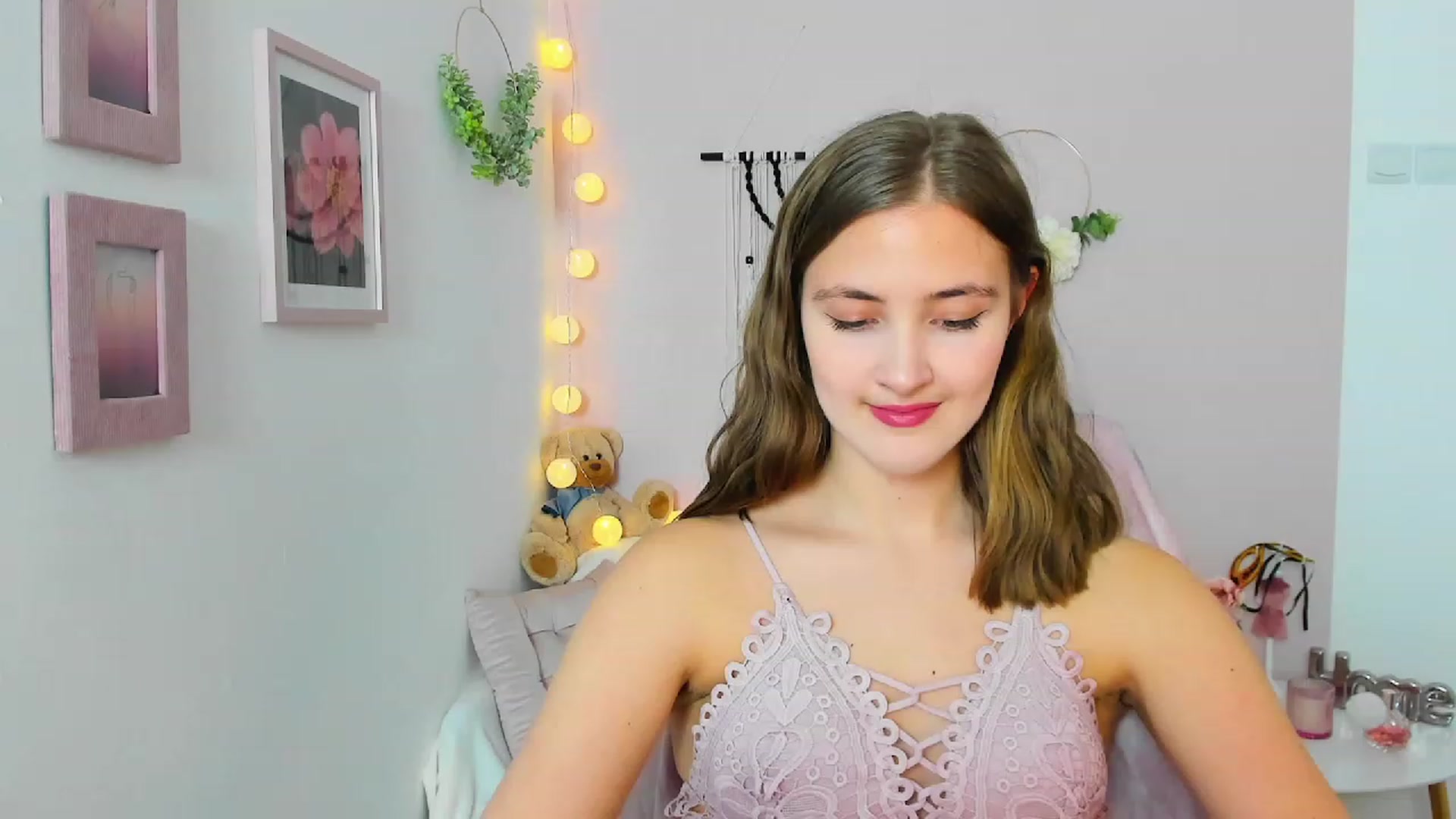 Gallery image thumbnail from Abbey_Grey's myfreecams stream on, 02/28/2023, 16:42 image 1 of 20
