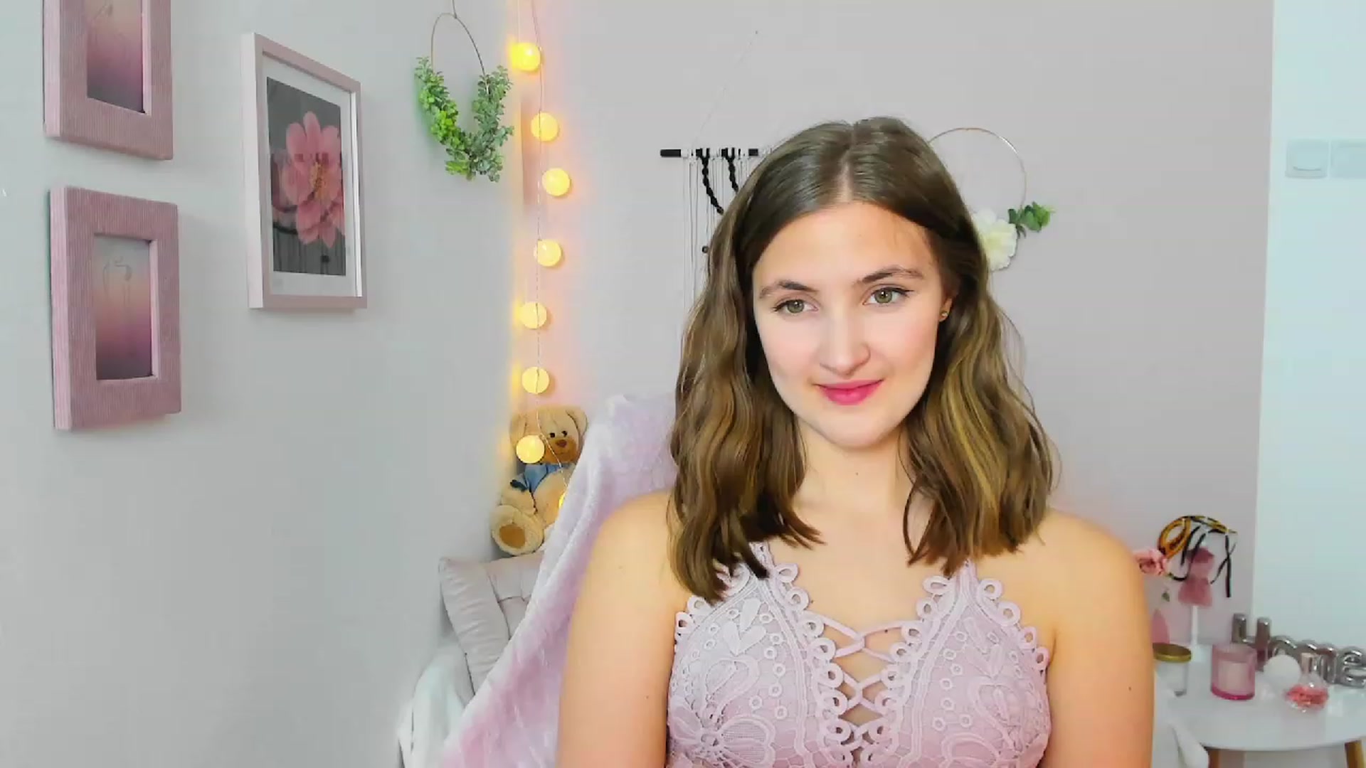 Gallery image thumbnail from Abbey_Grey's myfreecams stream on, 02/28/2023, 17:54 image 12 of 20