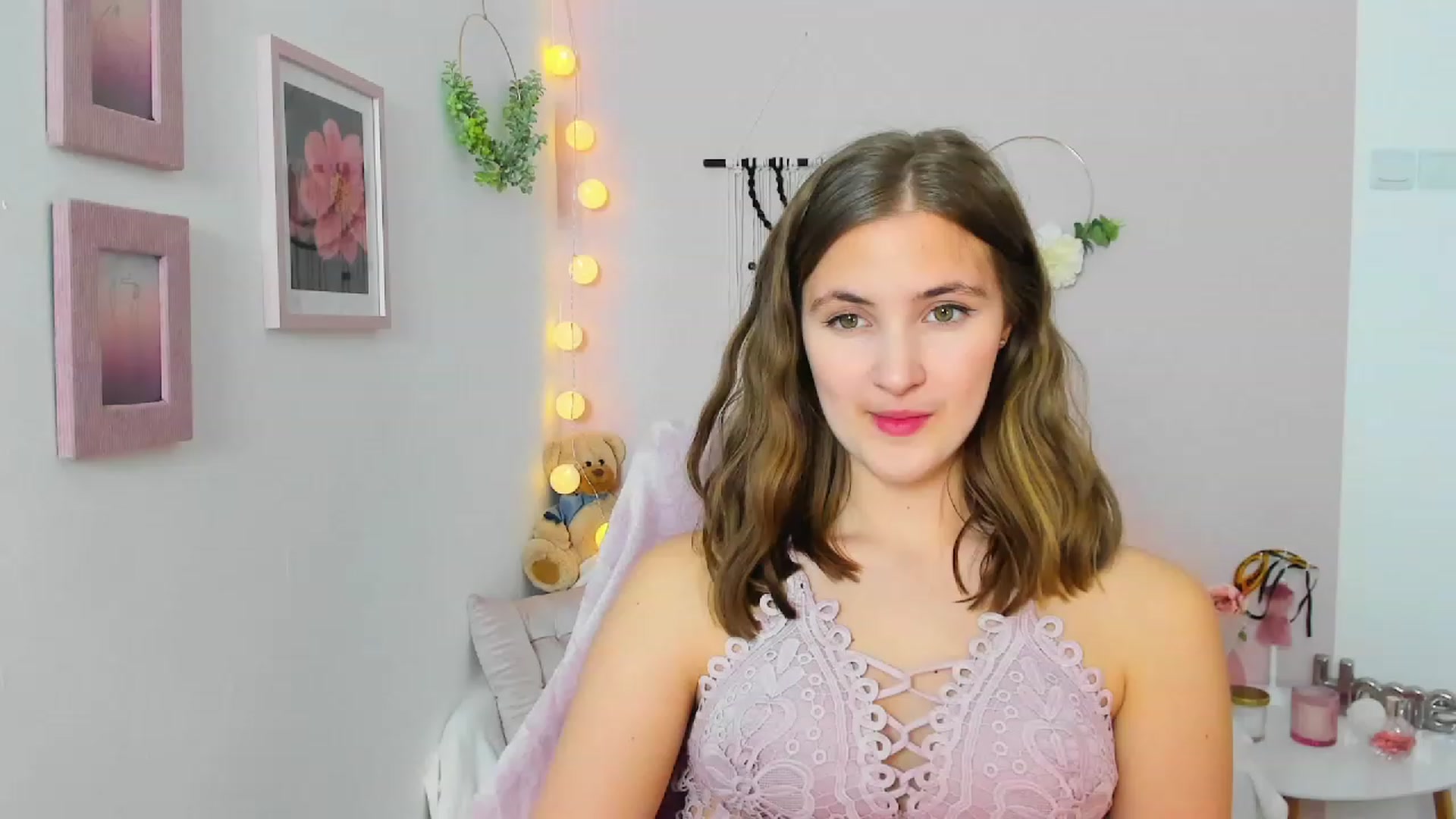 Gallery image thumbnail from Abbey_Grey's myfreecams stream on, 02/28/2023, 17:54 image 13 of 20