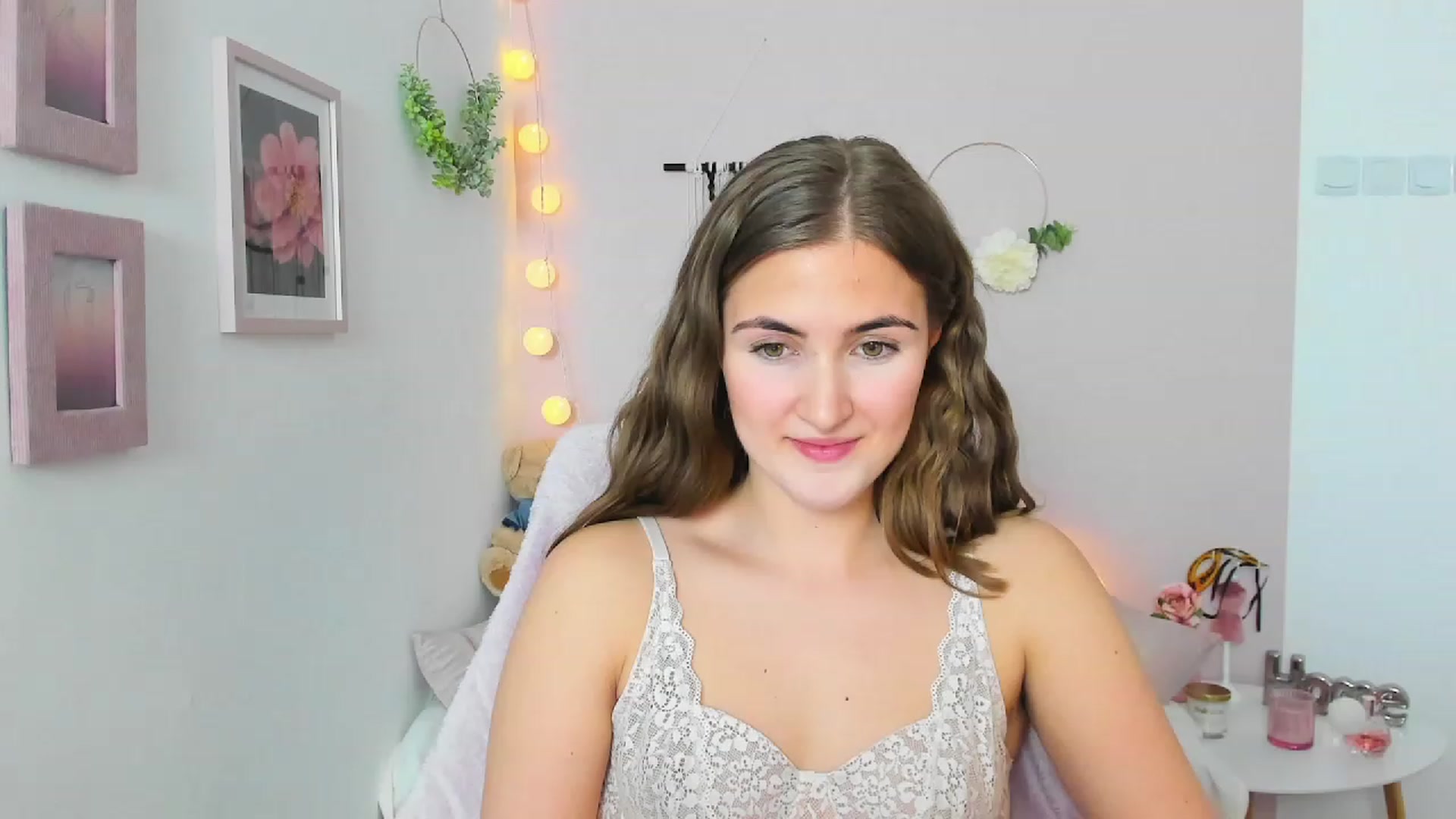 Gallery image thumbnail from Abbey_Grey's myfreecams stream on, 03/02/2023, 18:06 image 3 of 20