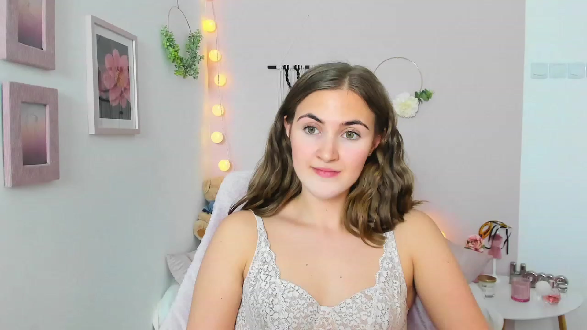 Gallery image thumbnail from Abbey_Grey's myfreecams stream on, 03/02/2023, 18:06 image 12 of 20