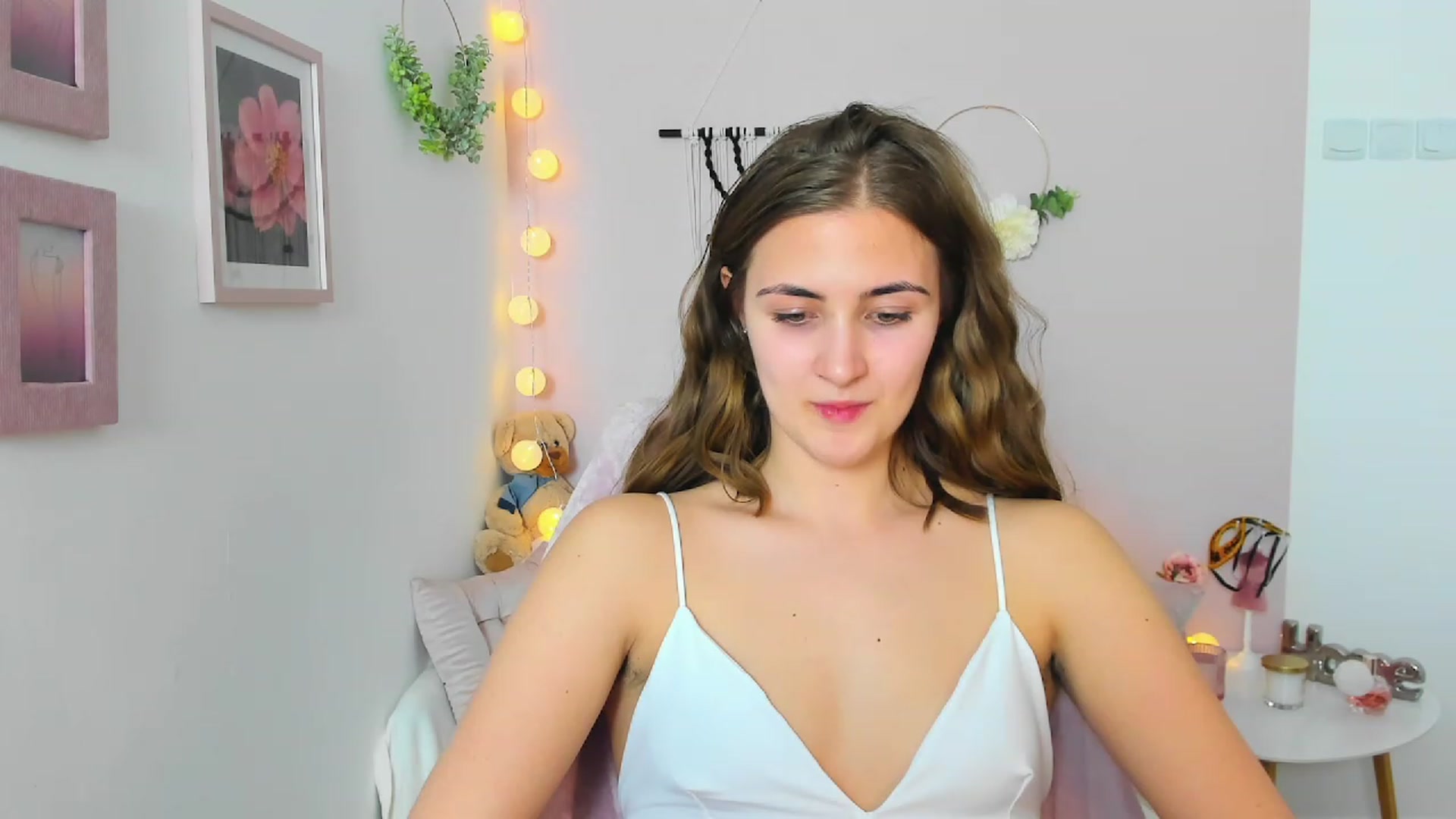 Gallery image thumbnail from Abbey_Grey's myfreecams stream on, 03/03/2023, 18:42 image 13 of 20