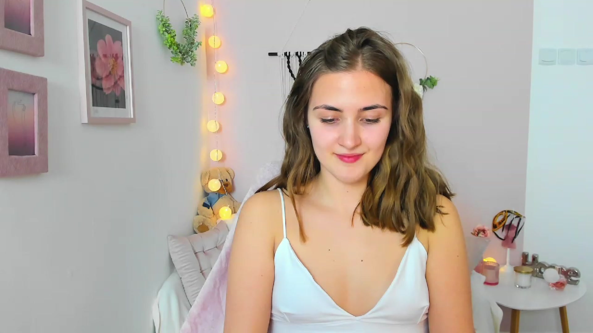Gallery image thumbnail from Abbey_Grey's myfreecams stream on, 03/03/2023, 18:42 image 9 of 20