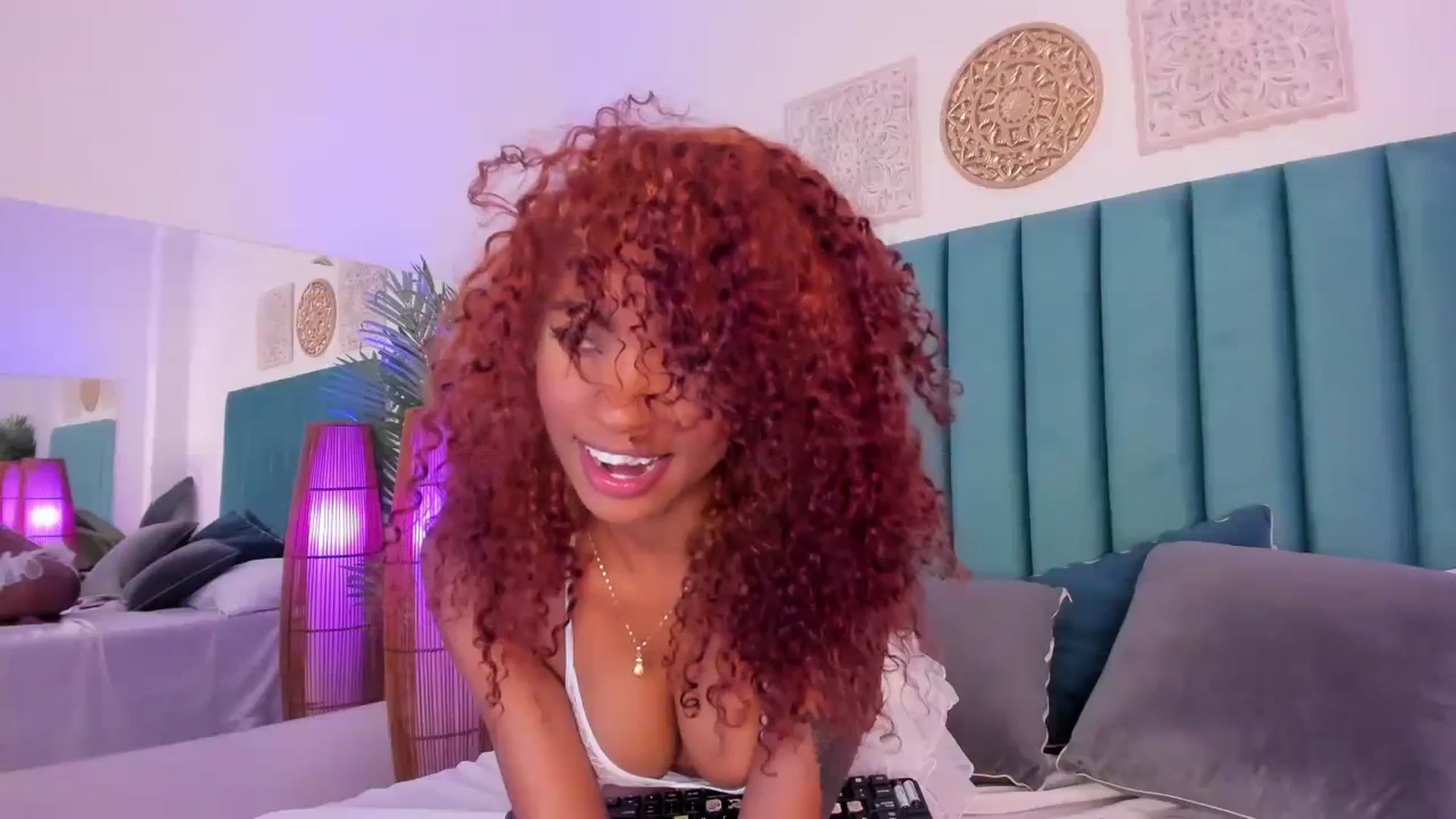Gallery image thumbnail from AbbiReyes's myfreecams stream on, 10/16/2023, 13:58 image 16 of 20