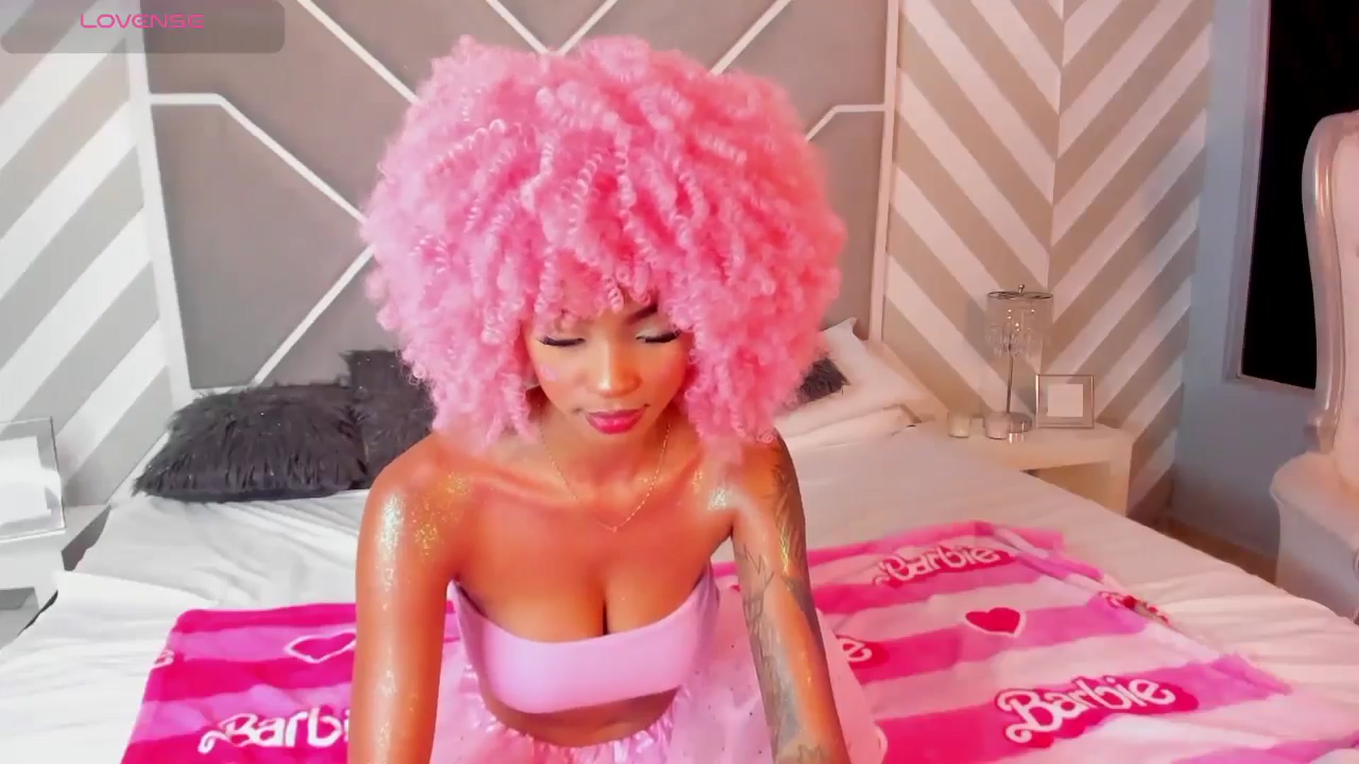 Gallery image thumbnail from AbbiReyes's myfreecams stream on, 10/31/2024, 13:20 image 18 of 20
