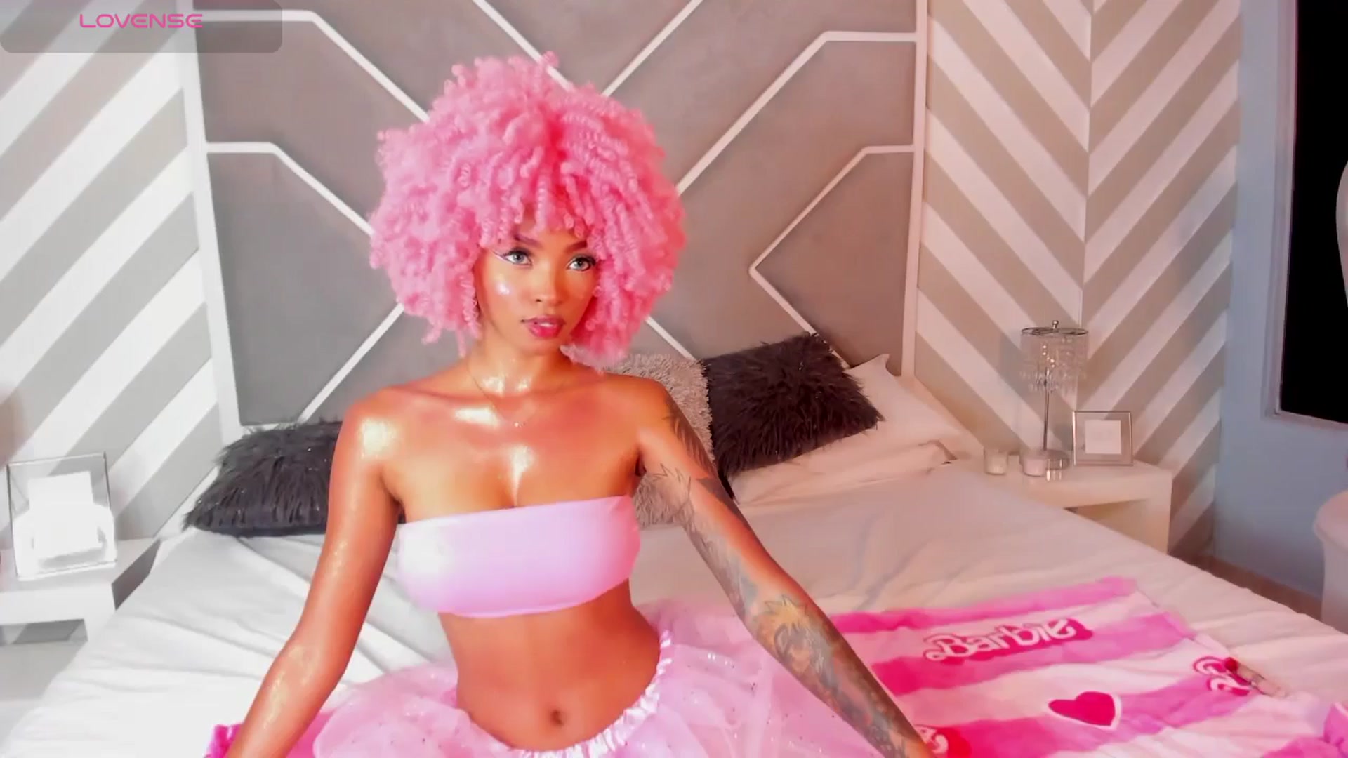 Gallery image thumbnail from AbbiReyes's myfreecams stream on, 10/31/2024, 13:20 image 10 of 20