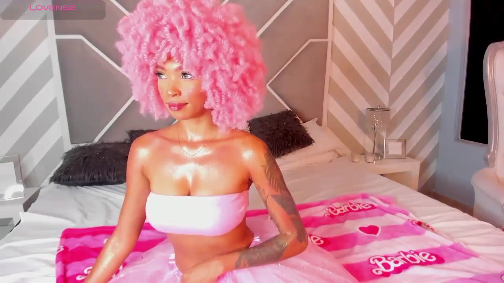 Gallery image thumbnail from AbbiReyes's myfreecams stream on, 10/31/2024, 13:20 image 20 of 20