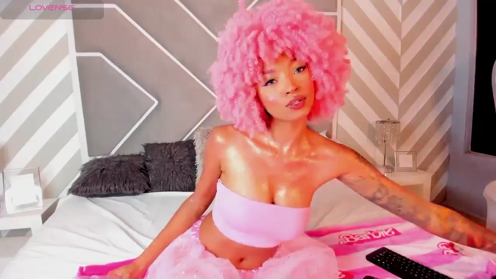 Gallery image thumbnail from AbbiReyes's myfreecams stream on, 10/31/2024, 13:20 image 9 of 20