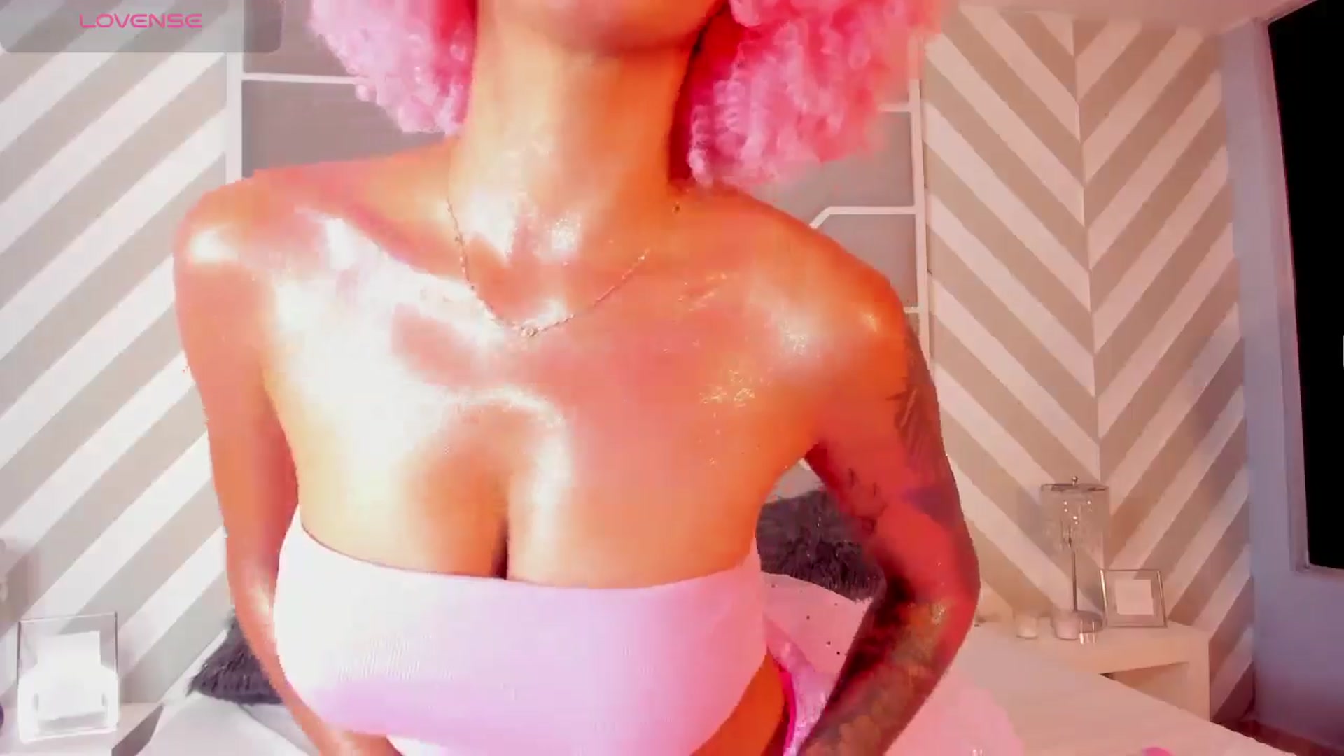Gallery image thumbnail from AbbiReyes's myfreecams stream on, 10/31/2024, 13:20 image 8 of 20