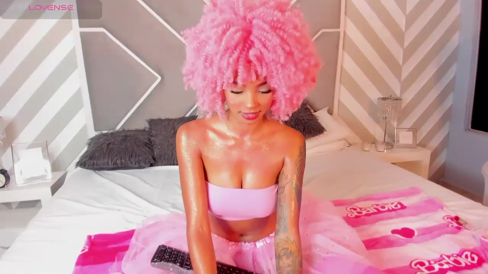 Gallery image thumbnail from AbbiReyes's myfreecams stream on, 10/31/2024, 13:20 image 1 of 20