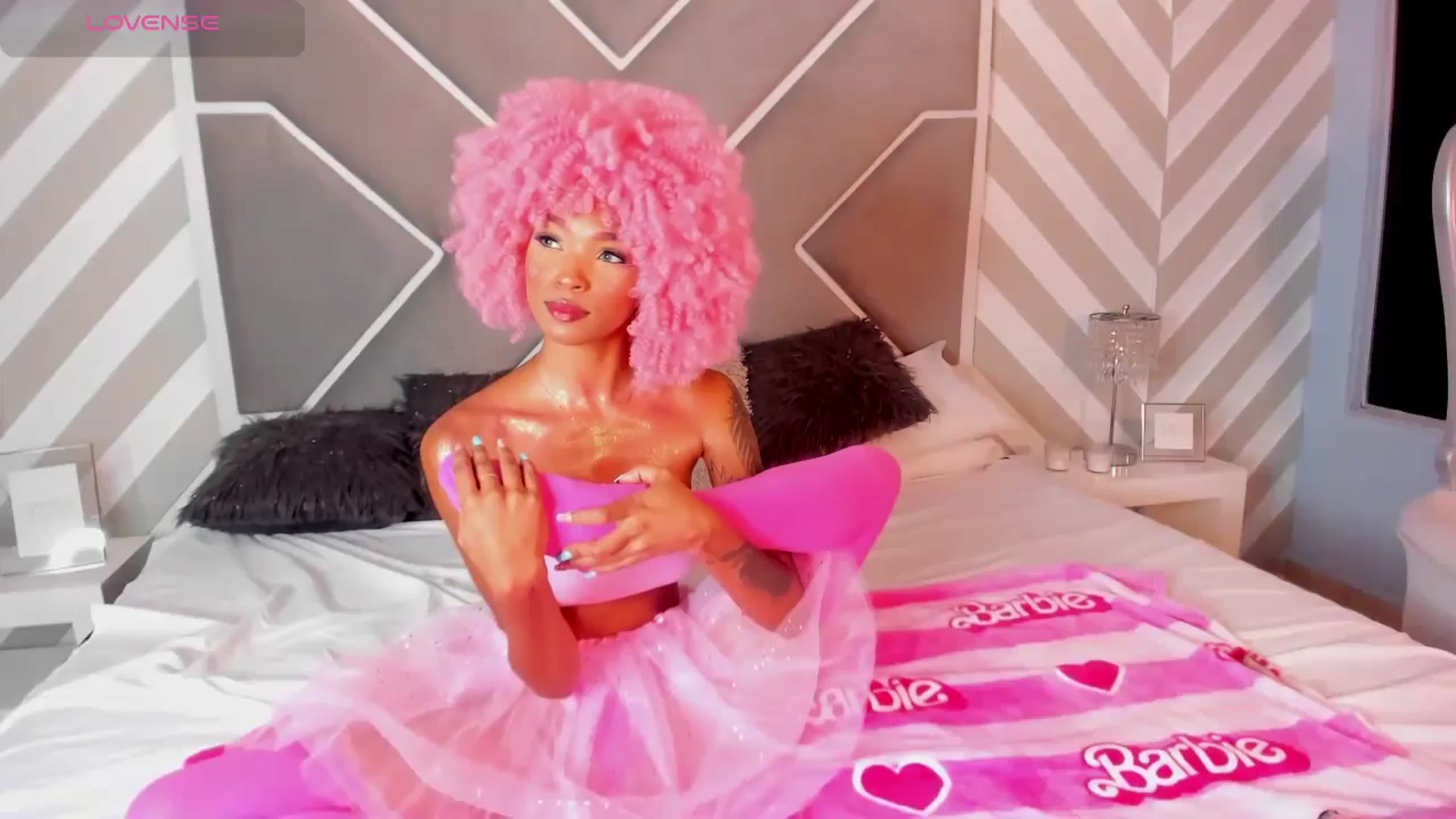 Gallery image thumbnail from AbbiReyes's myfreecams stream on, 10/31/2024, 13:40 image 2 of 20