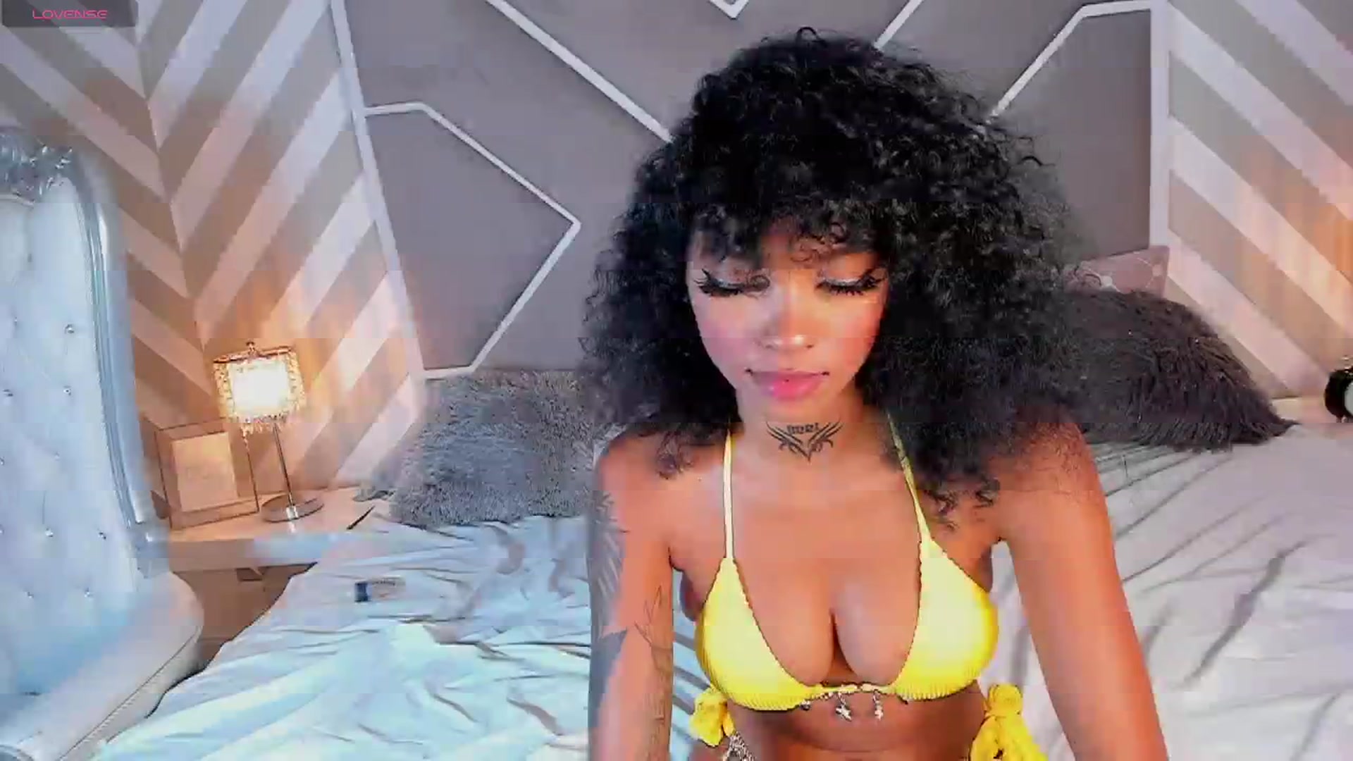 Gallery image thumbnail from AbbiReyes's myfreecams stream on, 12/29/2024, 02:01 image 16 of 20