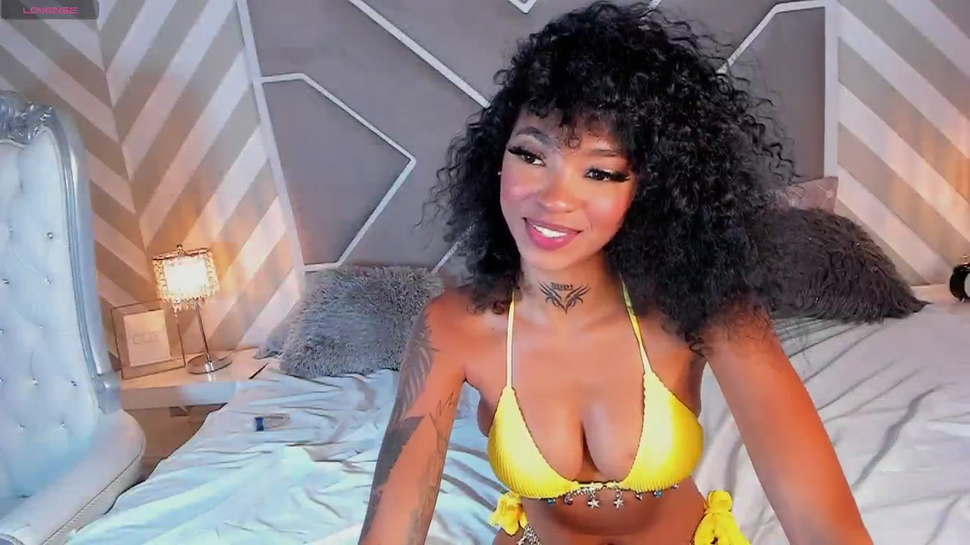 Gallery image thumbnail from AbbiReyes's myfreecams stream on, 12/29/2024, 02:01 image 11 of 20
